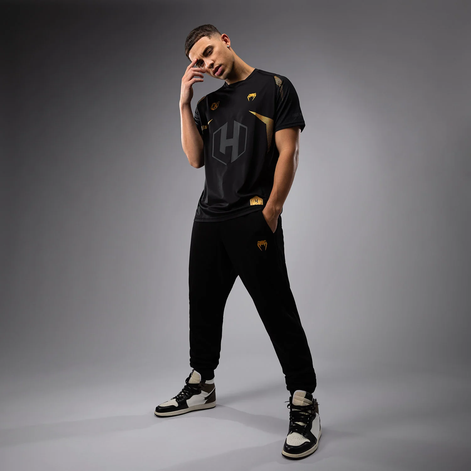 FK x Venum Hexagone MMA jogging - Black/Gold - Image 6