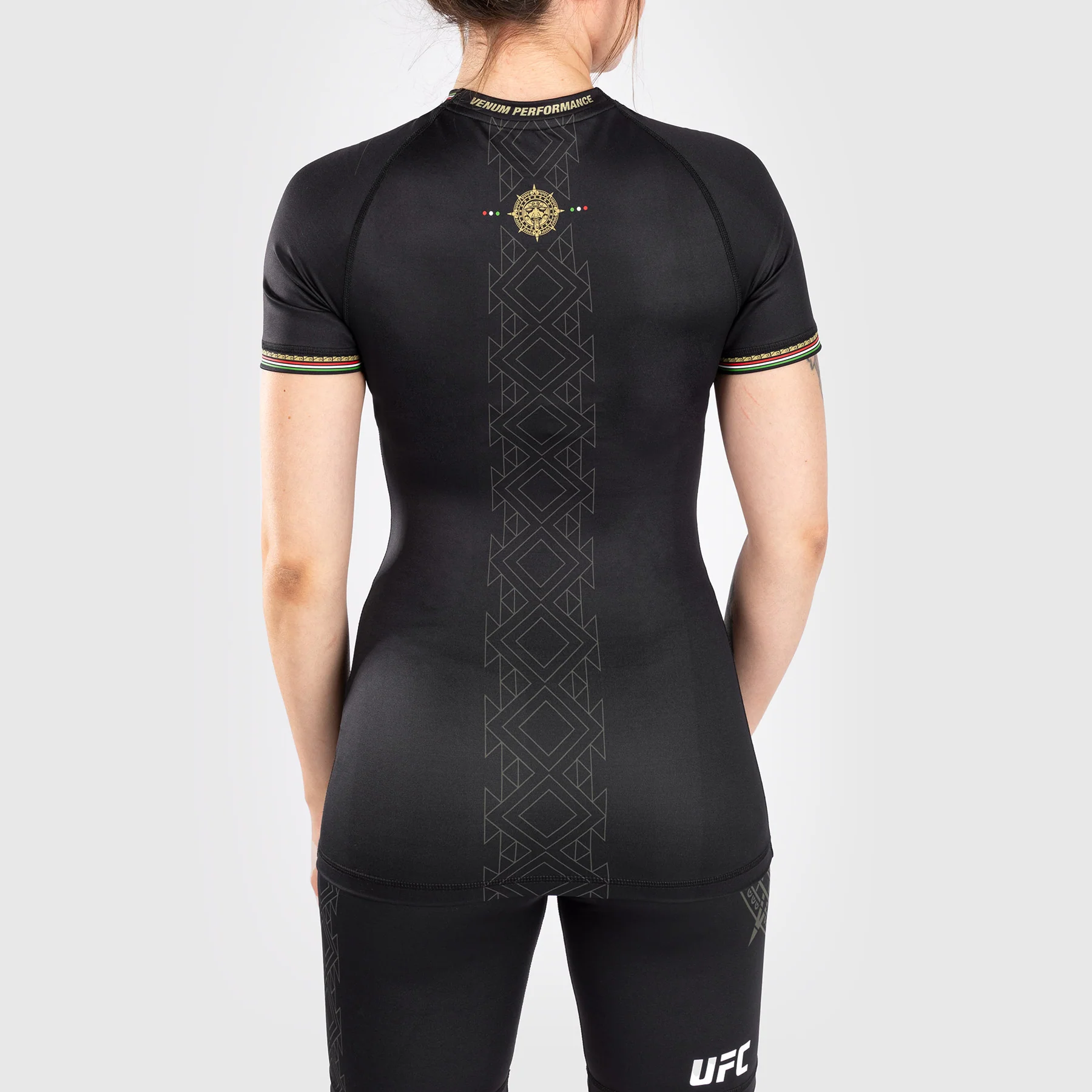 Noche UFC By Venum Authentic Fight Night Women’s Performance Short Sleeve Rashguard - Black - Image 2