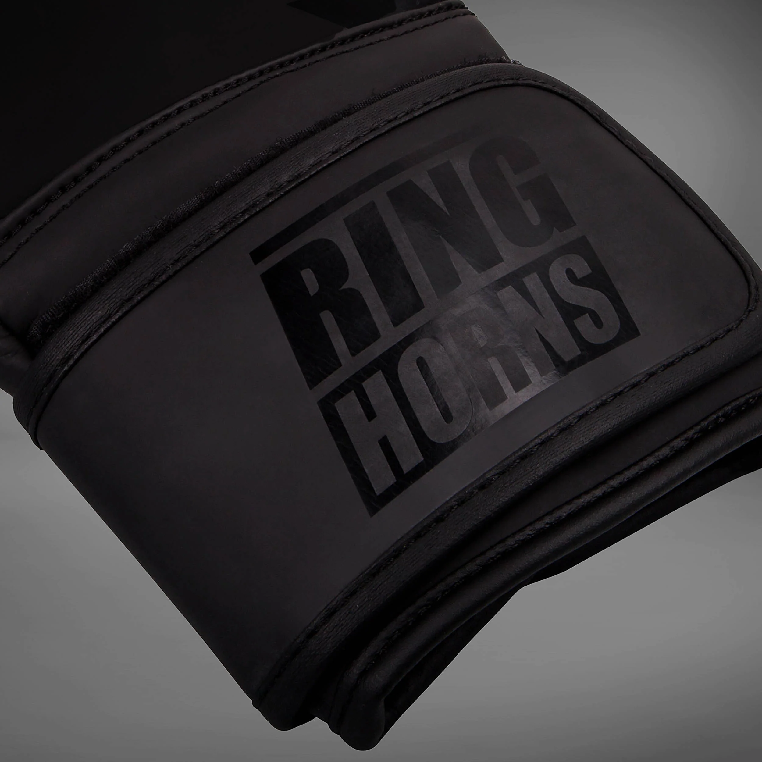Ringhorns Charger by Venum Boxing Gloves – Black/Black - Image 3