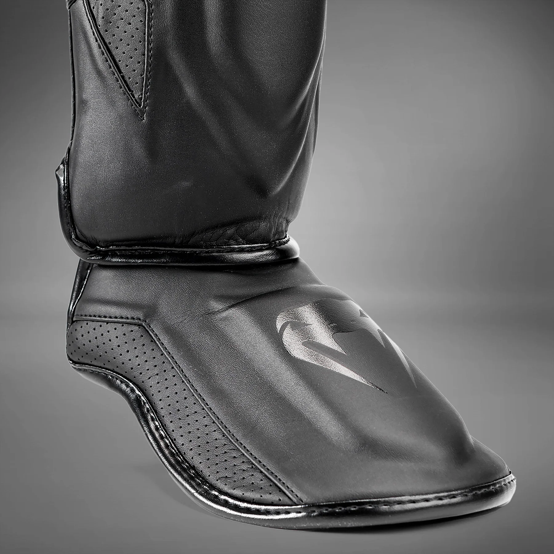 Shin Guards Elite Evo Venum - Black/Black - Image 5