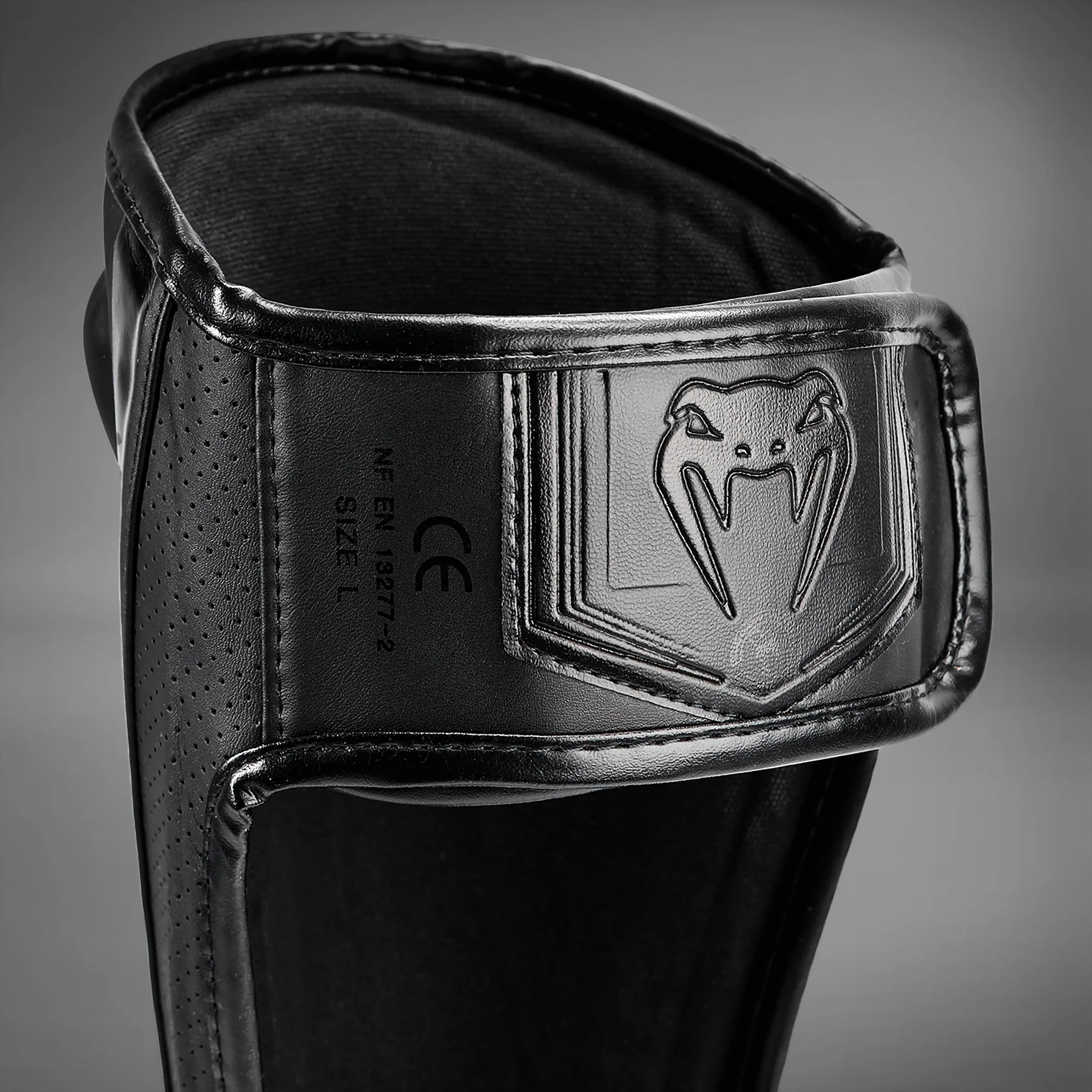 Shin Guards Elite Evo Venum - Black/Black - Image 6