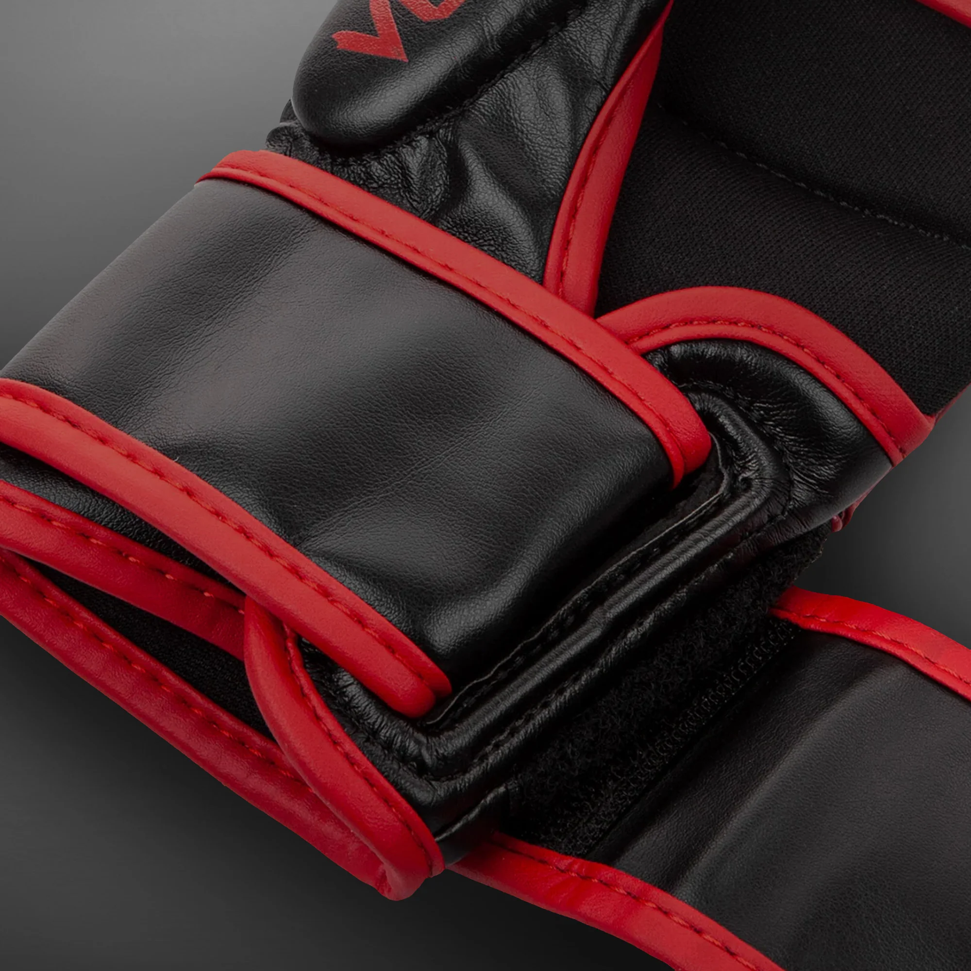 Venum Challenger 3.0 Sparring Gloves - Black/red - Image 5