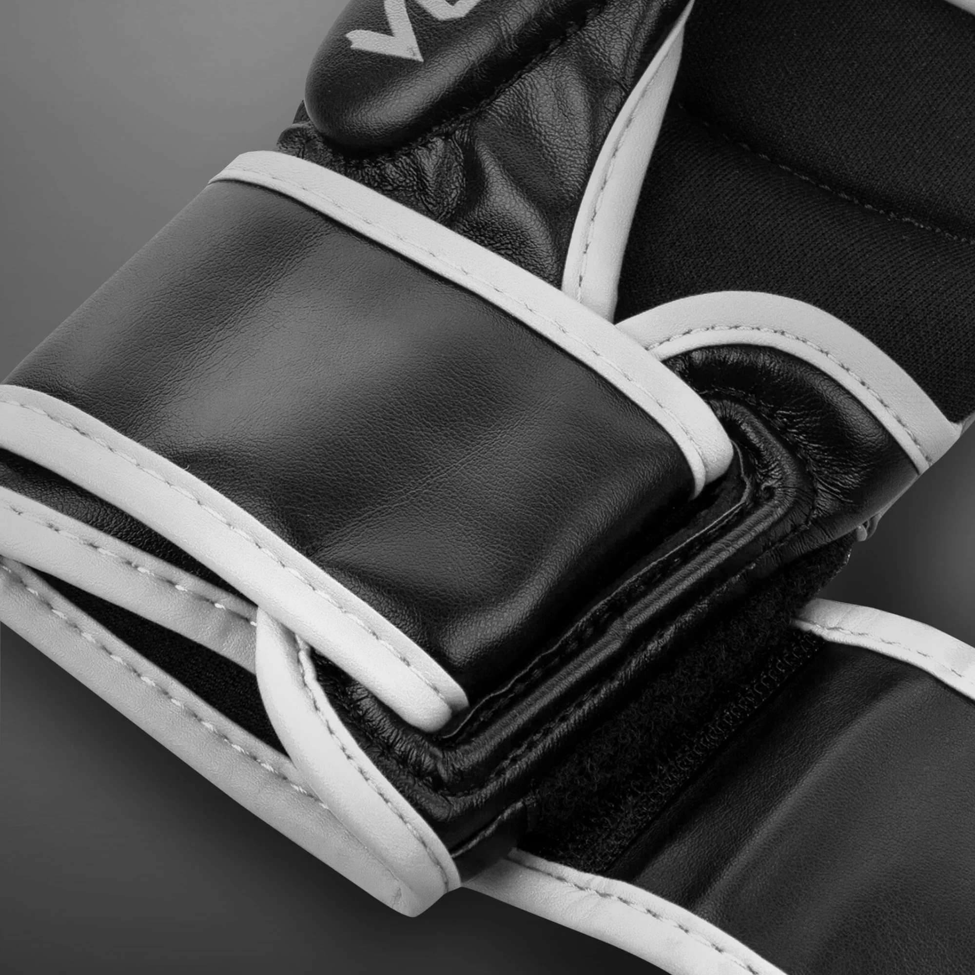 Venum Challenger 3.0 Sparring Gloves - Black/White - Image 5