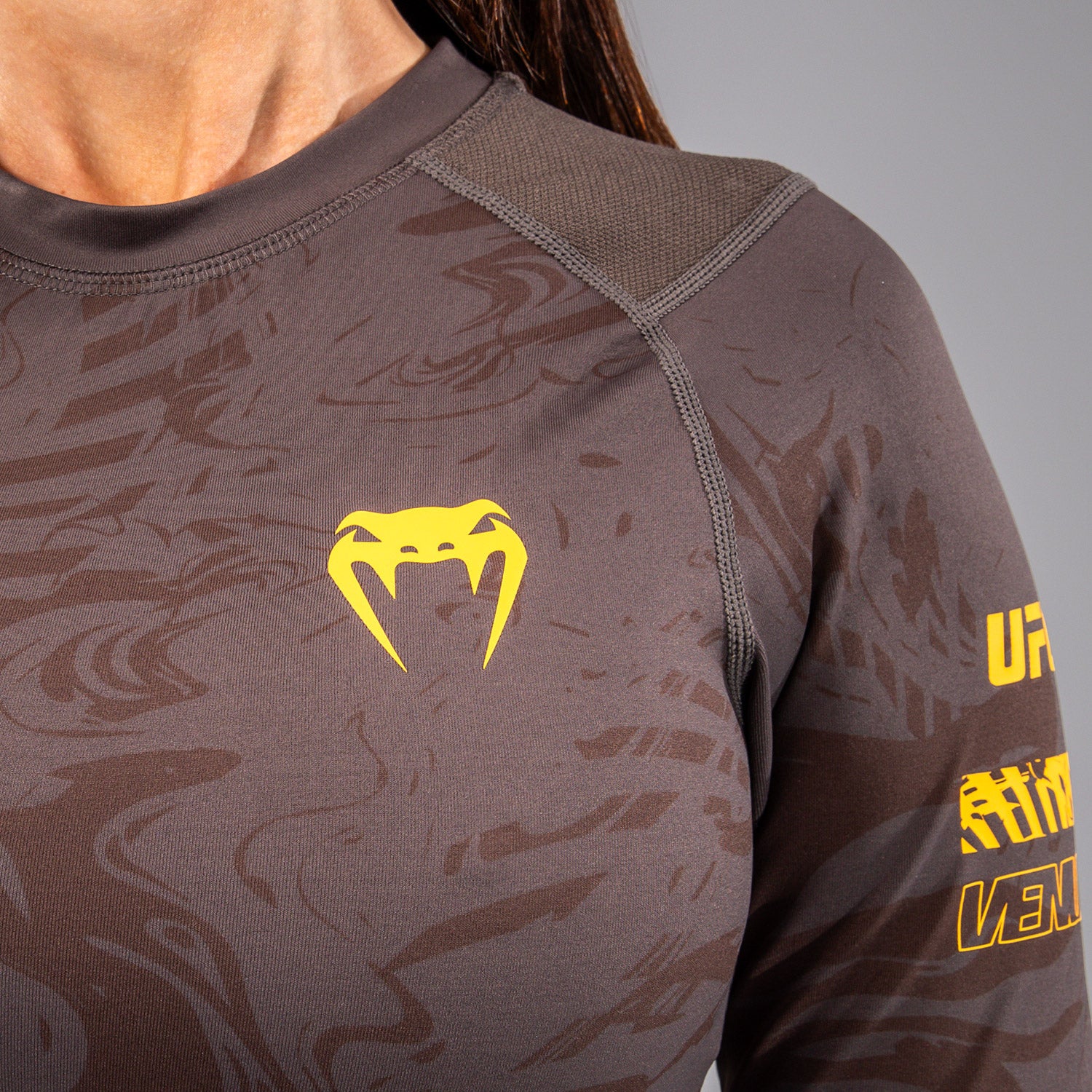 UFC Fusion by Venum Fight Week Women’s Performance Long Sleeve Rashguard - Earthen Brown - Image 5