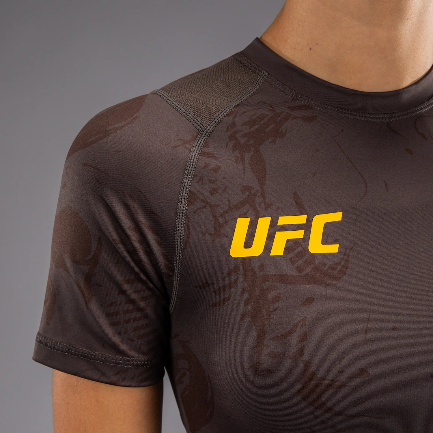 UFC Fusion by Venum Fight Week Women’s Performance Short Sleeve Rashguard - Solid Earthen Brown - Image 6