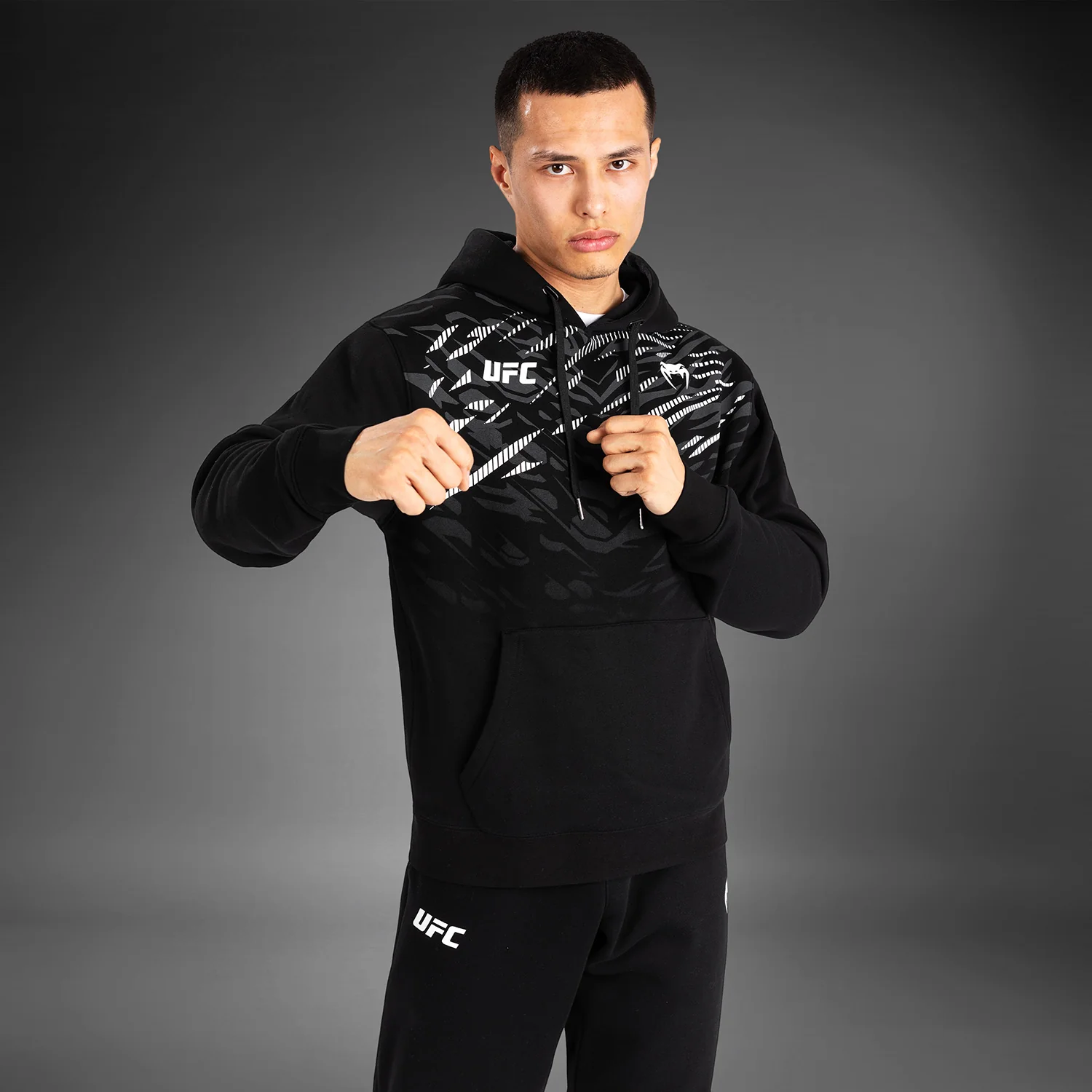 UFC Fusion by Venum Men’s Replica Pullover Hoodie - Black - Image 7