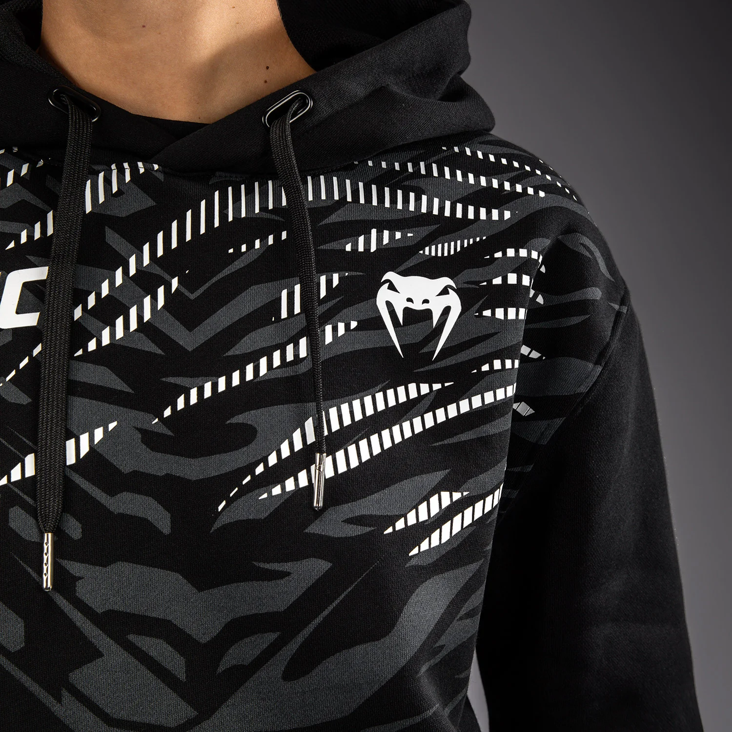 UFC Fusion by Venum Women’s Replica Pullover Hoodie - Black - Image 4