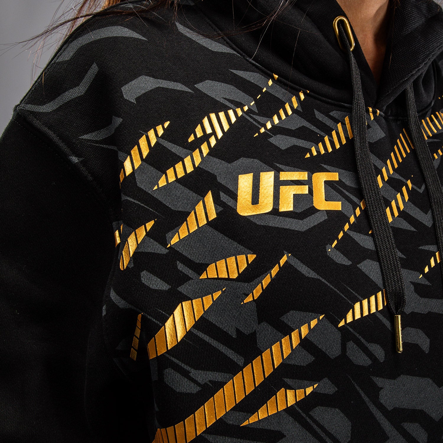 UFC Fusion by Venum Women’s Replica Pullover Hoodie - Champion - Image 6