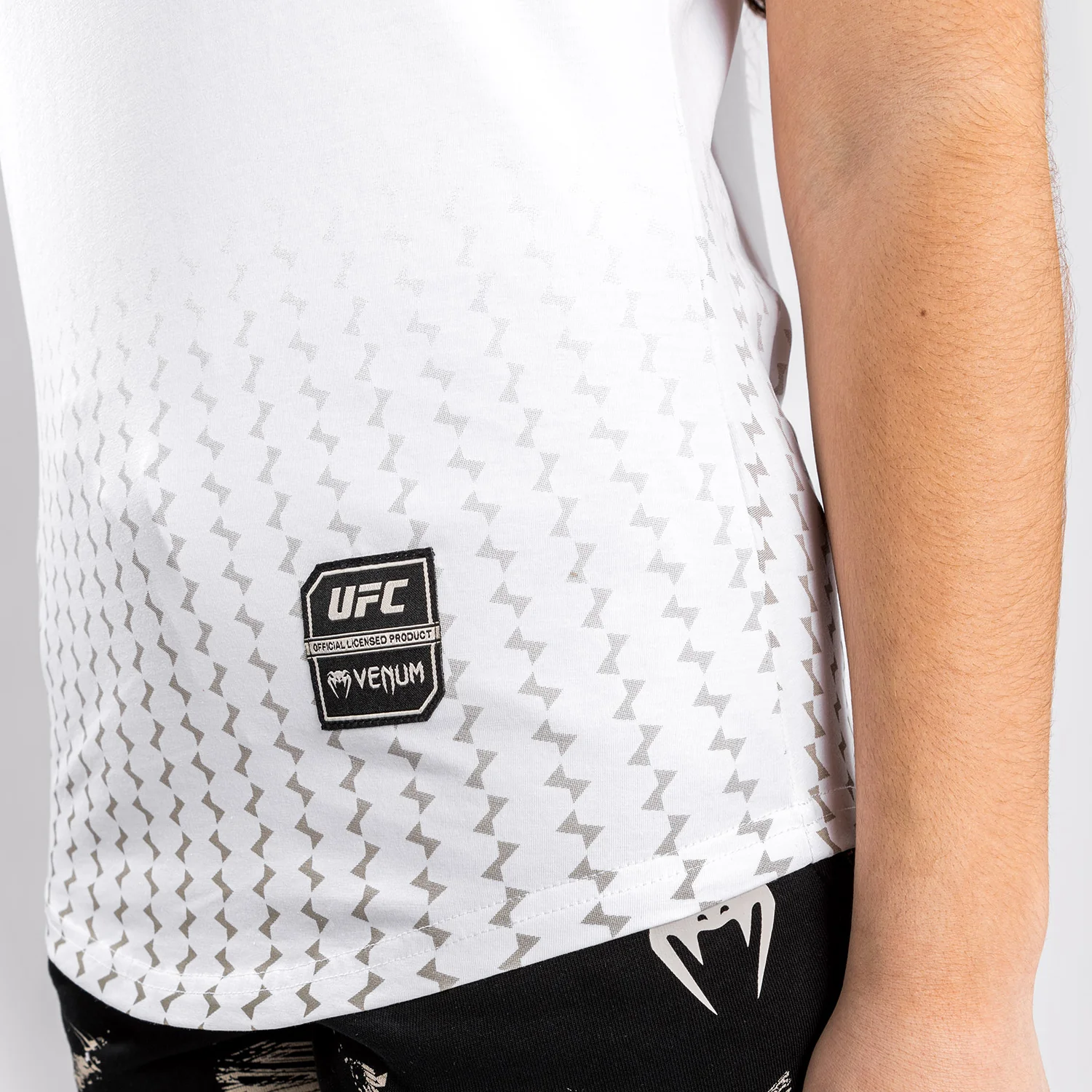 UFC Venum Authentic Fight Week Women’s 2.0 Short Sleeve T-Shirt - White - Image 9