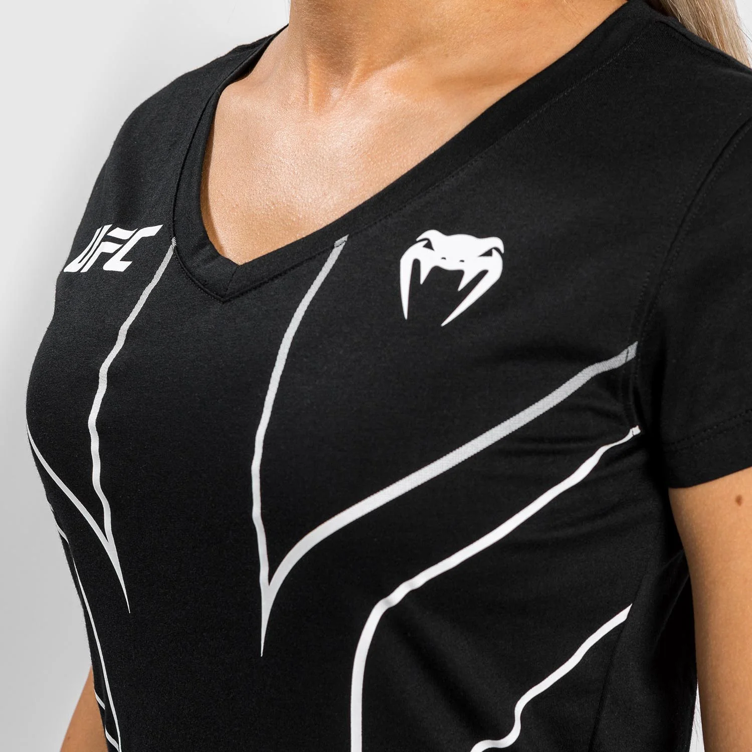 UFC Venum Fight Night 2.0 Replica Women's T-shirt - Black - Image 5
