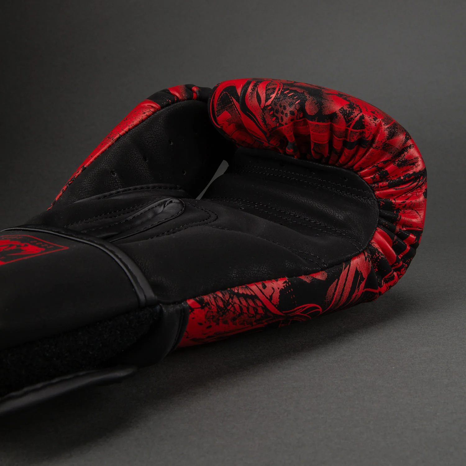 Venum 20th Anniversary Boxing Gloves - Black/Red - Image 4