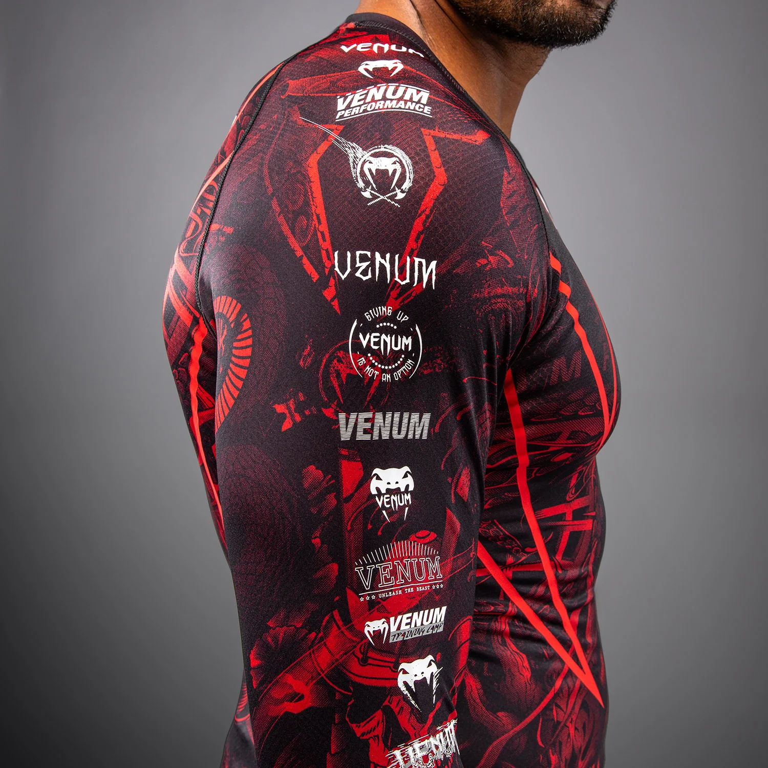 Venum 20th Anniversary Long Sleeve Rashguard - Black/Red - Image 5