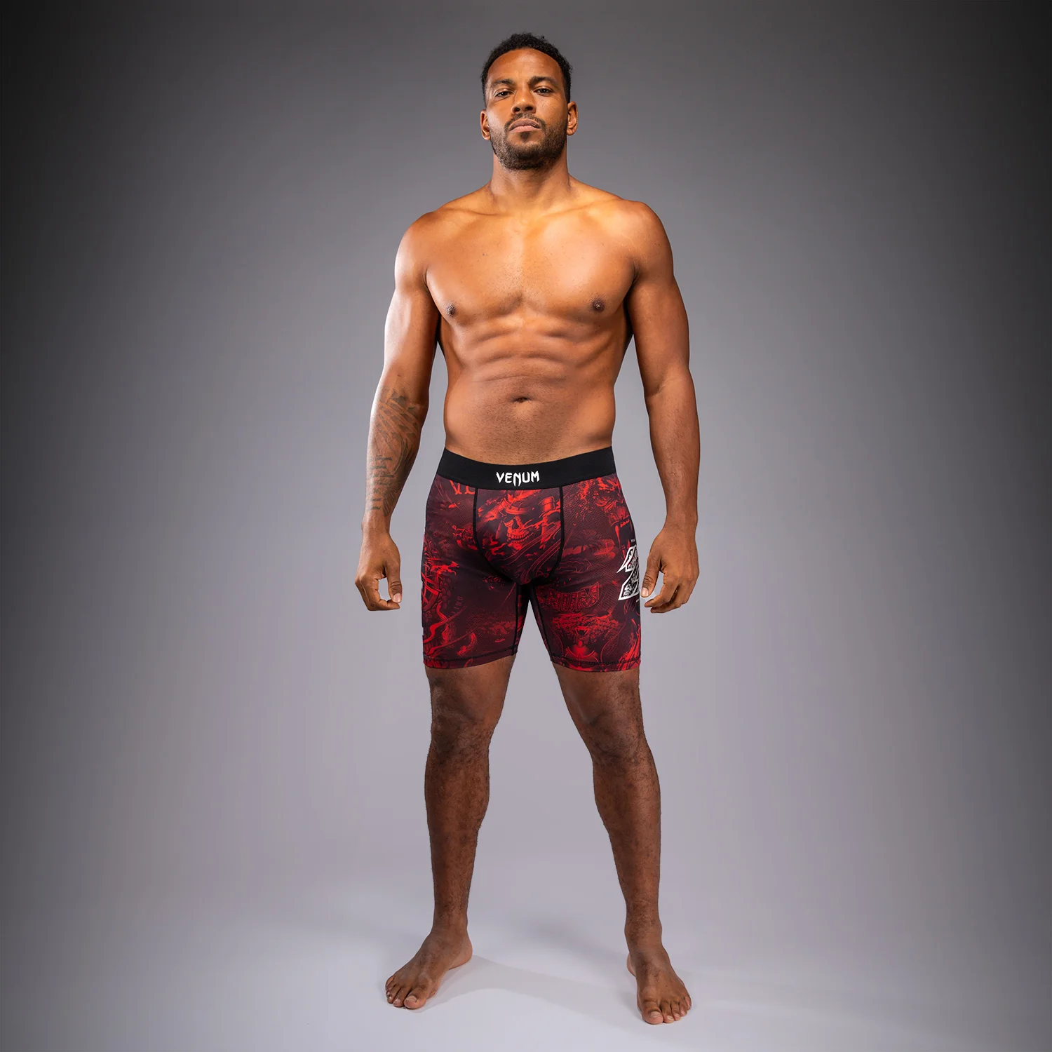 Venum 20th Anniversary Vale Tudo Shorts - Black/Red - Image 8