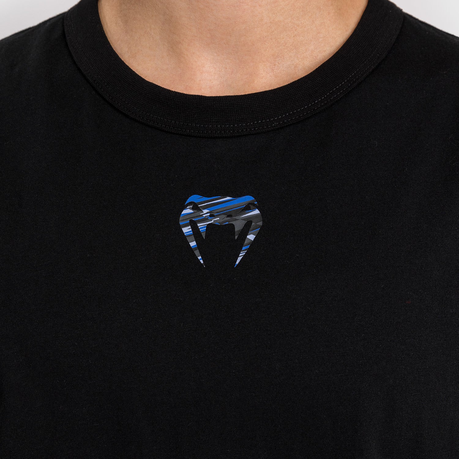 Venum Abyss Women’s T-Shirt - Deep Black - Image 4
