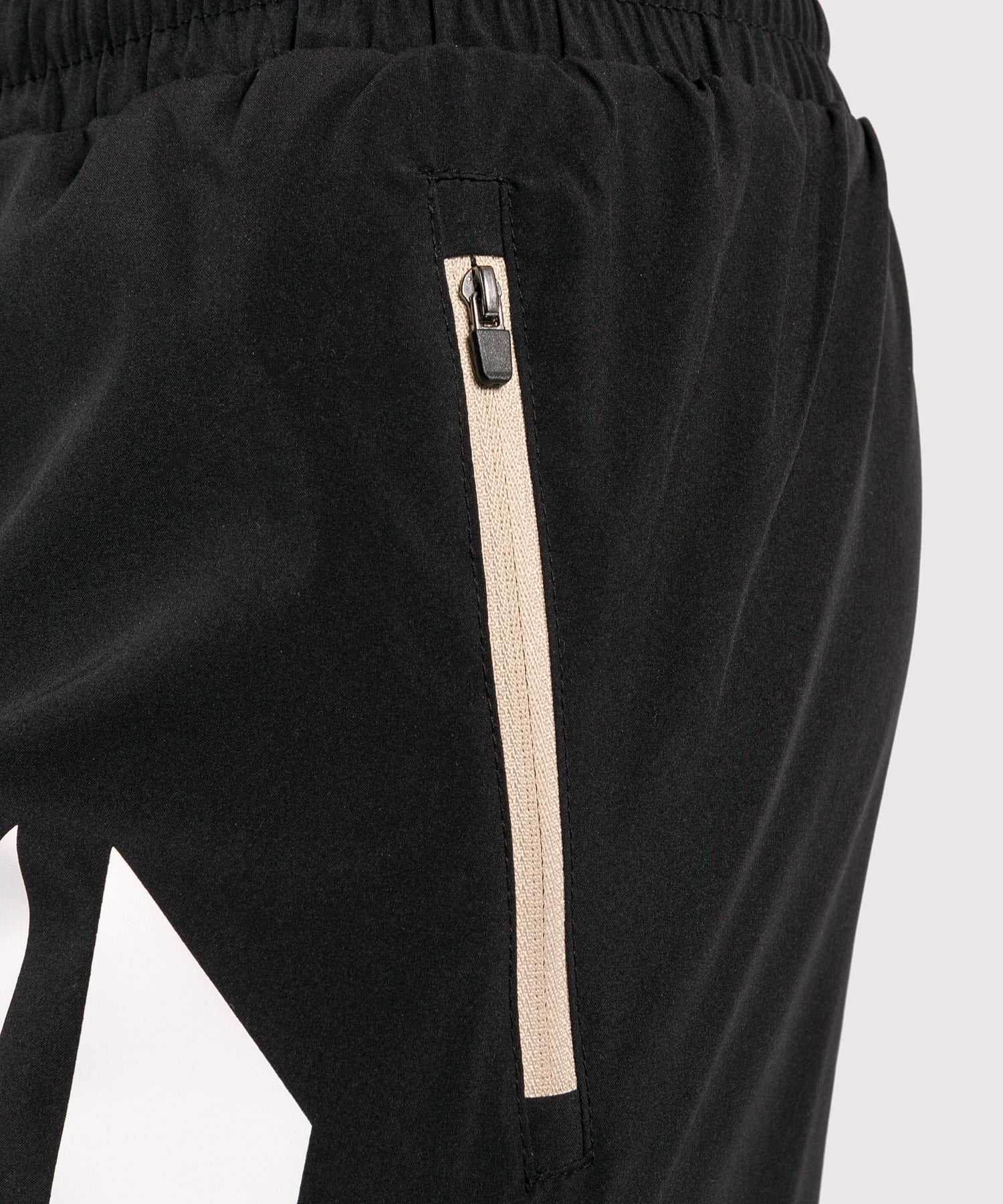 Venum Arrow Loma Signature Collection Training shorts - Black/White - Image 6