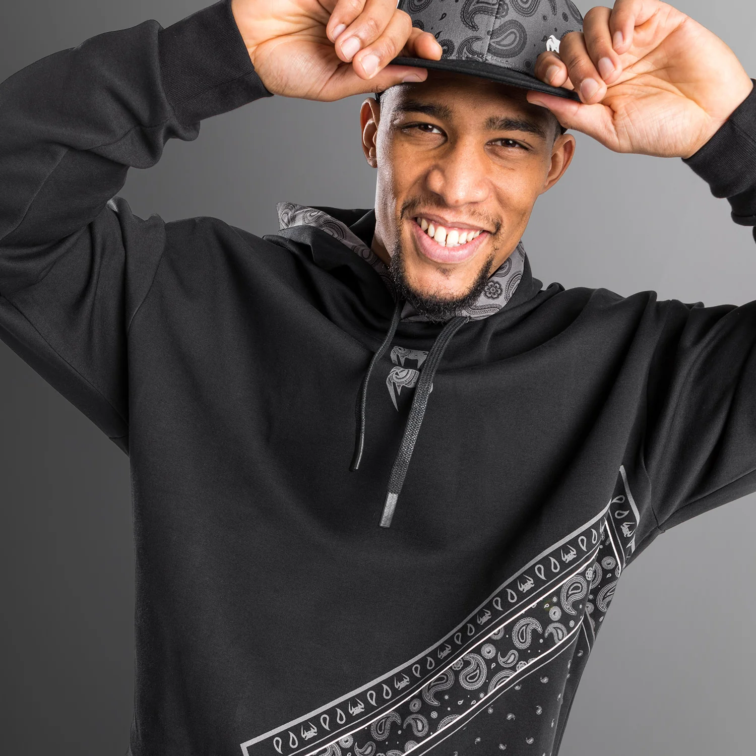 Venum Cali 34 XL Hoody - Oversize- Black - Image 5