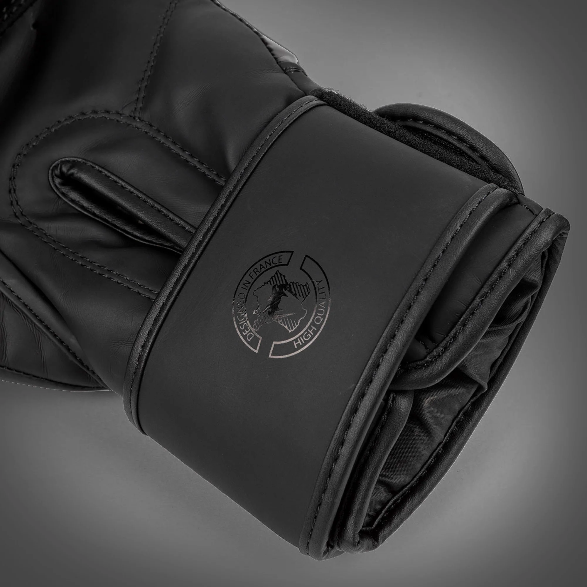 Venum Challenger 3.0 Shockwave Boxing Gloves - Black - Image 5