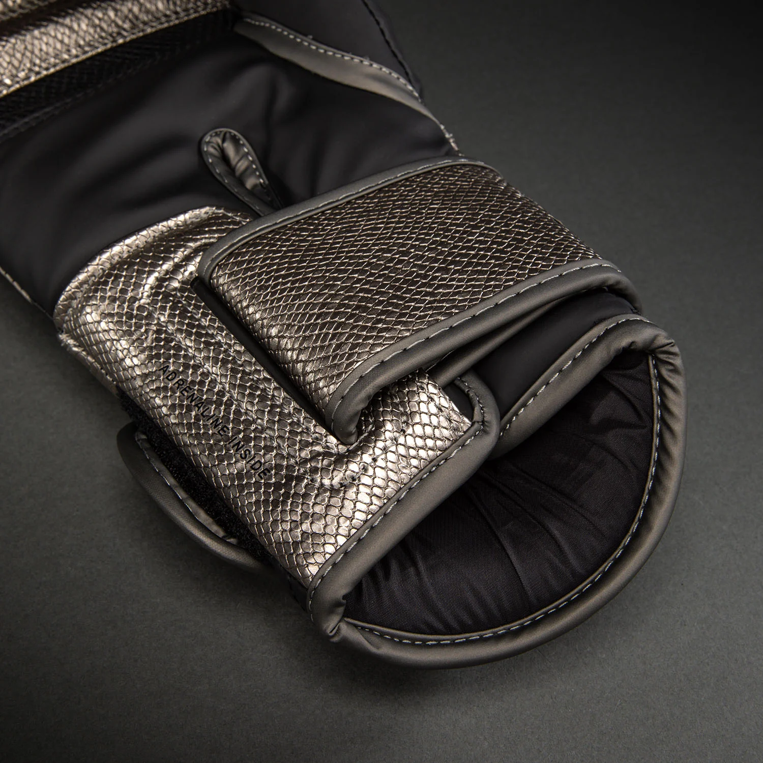 Venum Challenger 4.0 Scales Boxing Gloves -Silver/Black - Image 4
