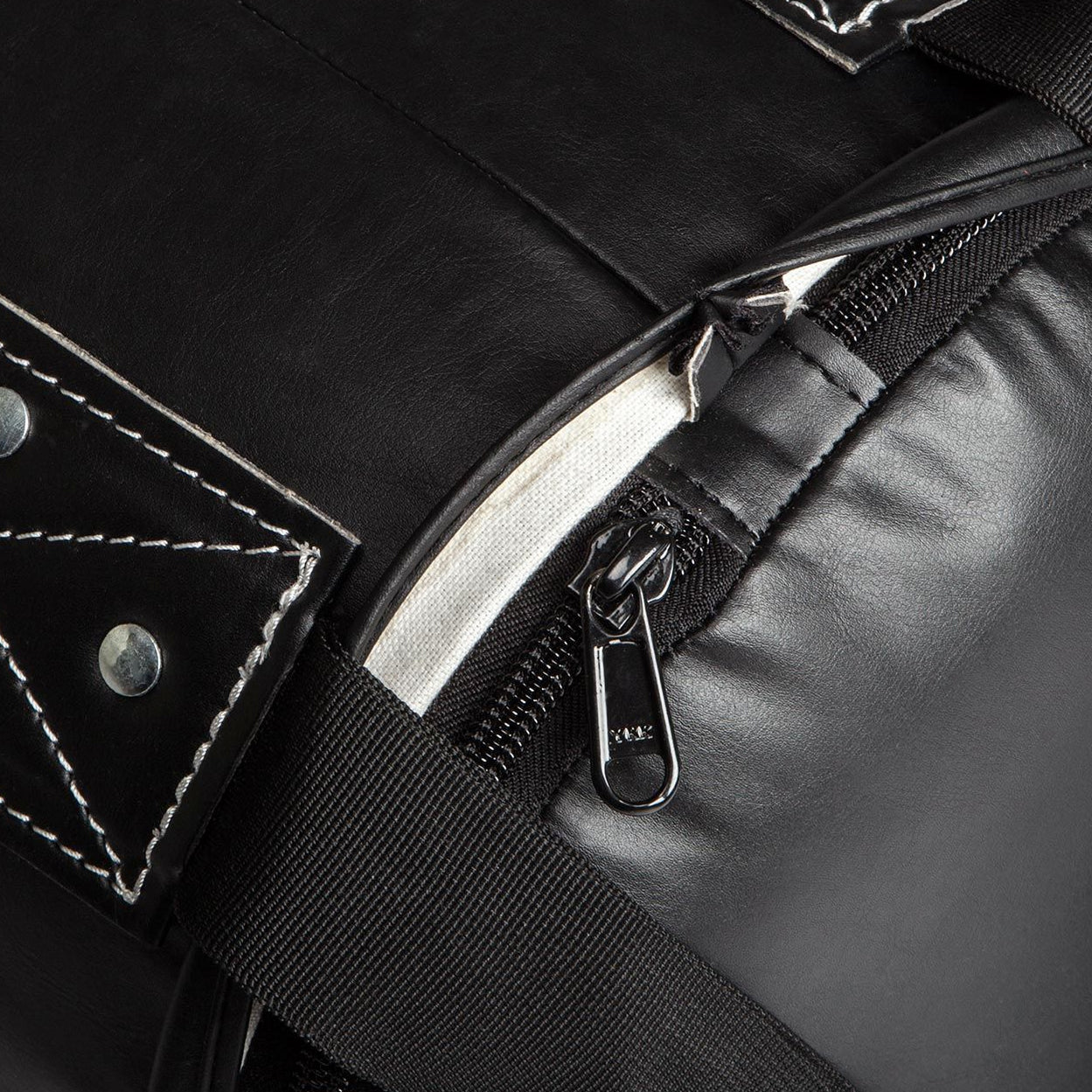 Venum Challenger Heavy bag + Ceiling Hook - Black/White - Filled - 130cm - Image 6