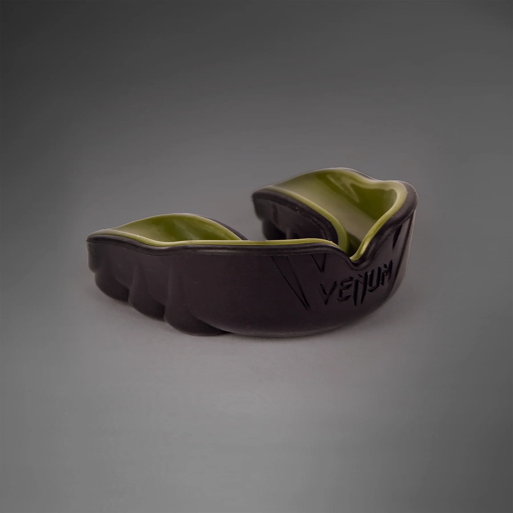 Venum Challenger Mouthguard - Image 2