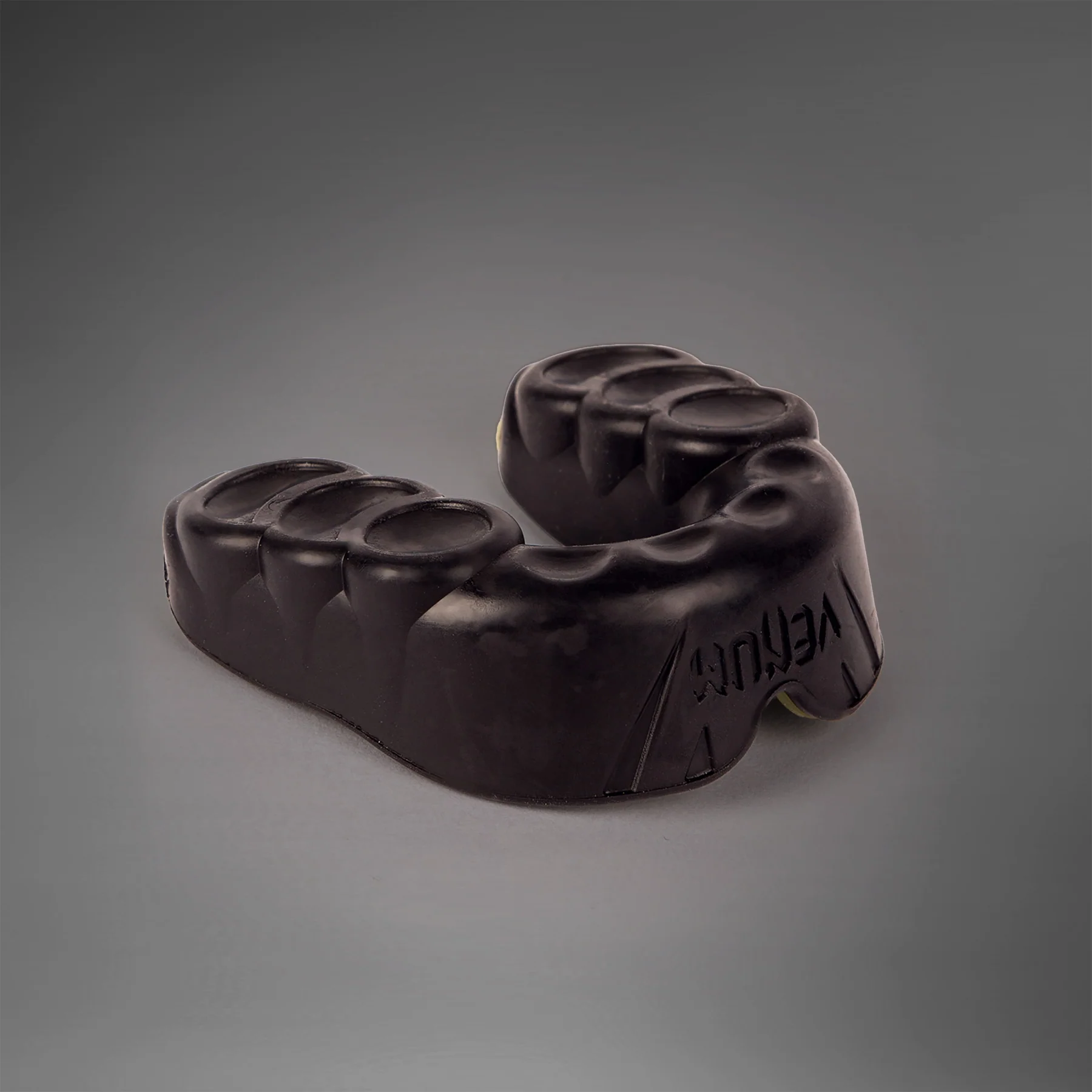 Venum Challenger Mouthguard - Image 4