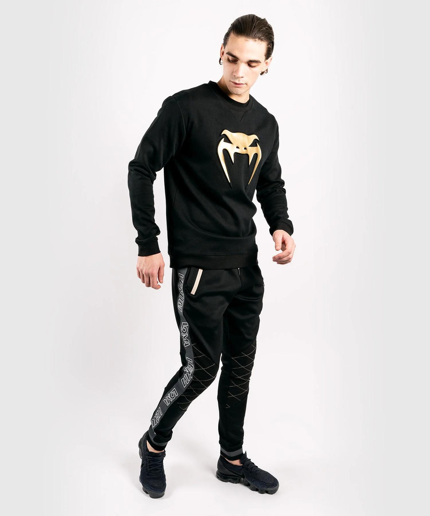 Venum Classic Crewneck - Black/Gold - Image 6