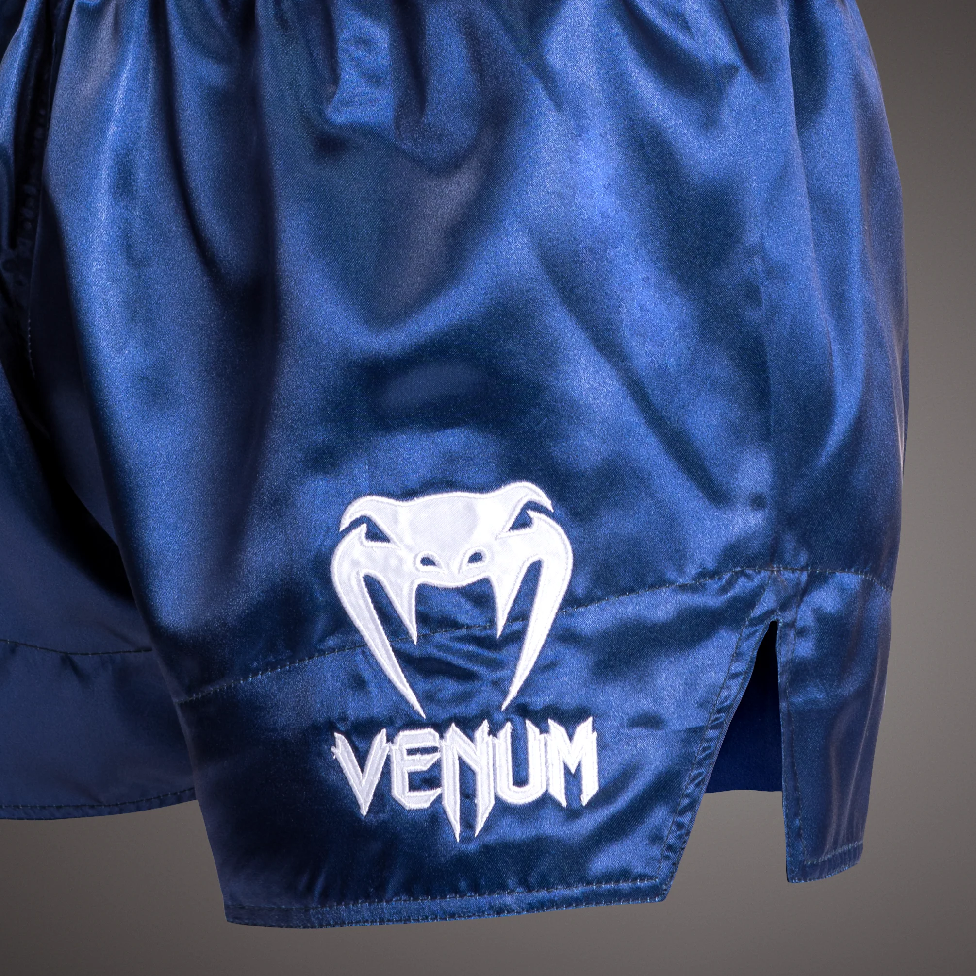 Venum Classic - Muay Thaï Short - Blue/Red/White - Image 4