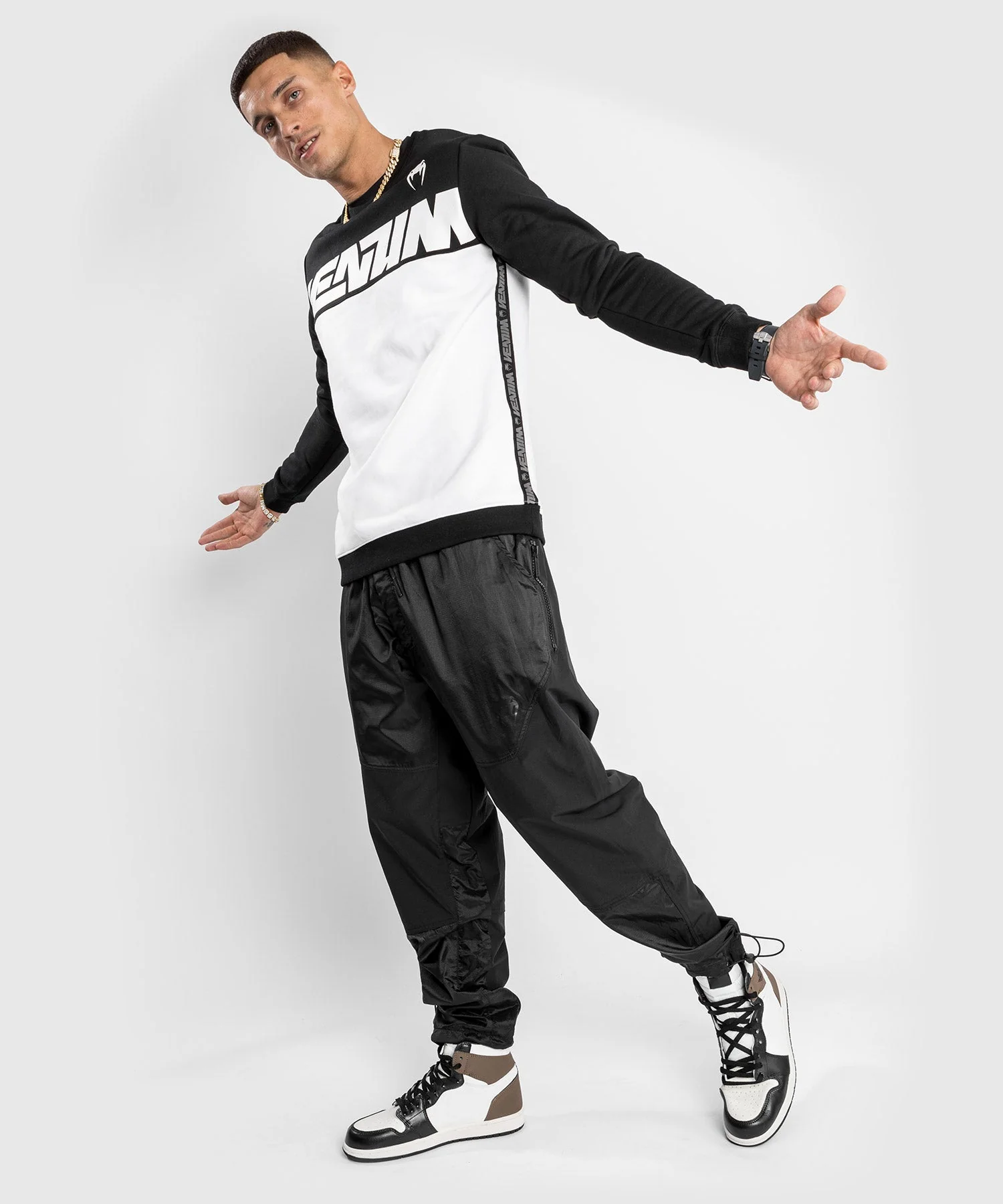 Venum Connect Crewneck Sweatshirt - Black/White - Image 4