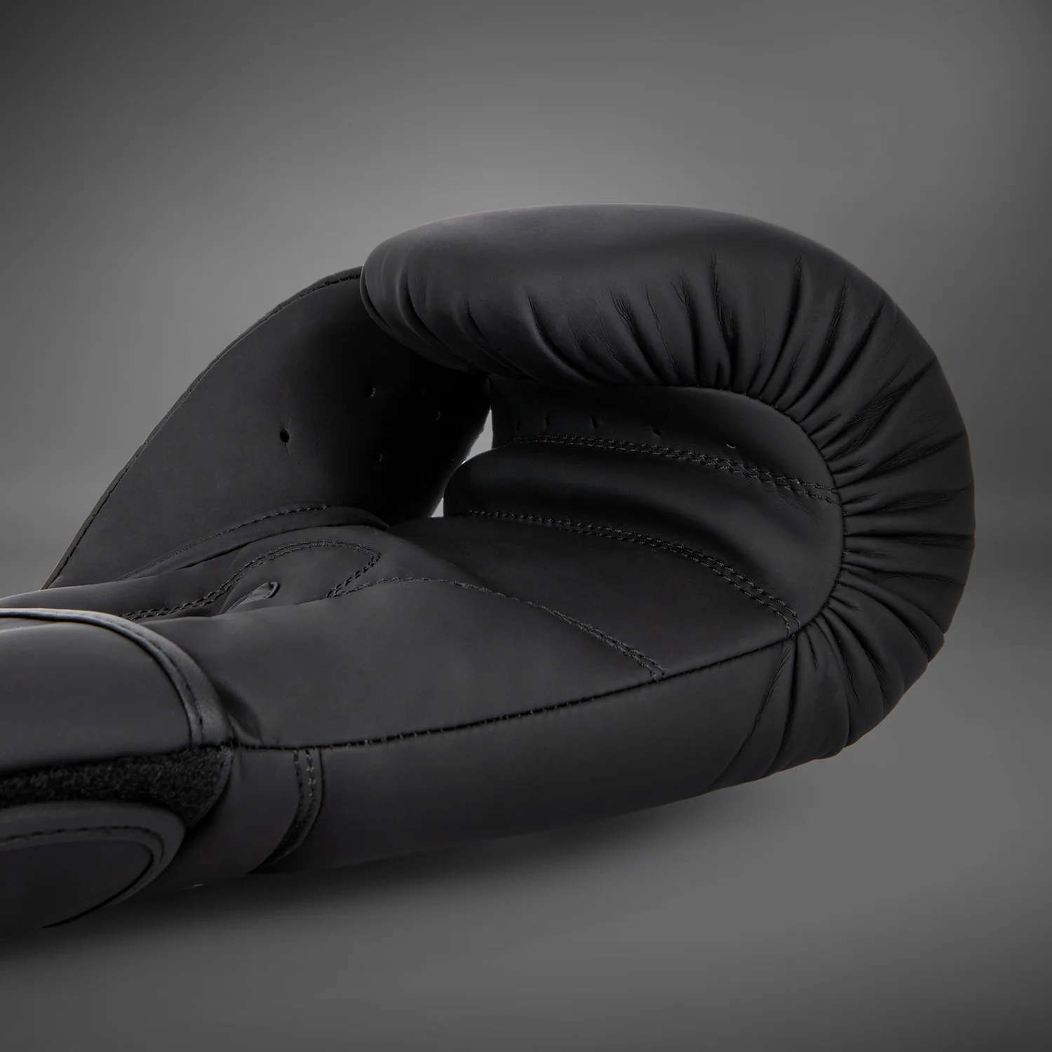 Venum Contender 1.5 Boxing Gloves - Black/White - Image 4