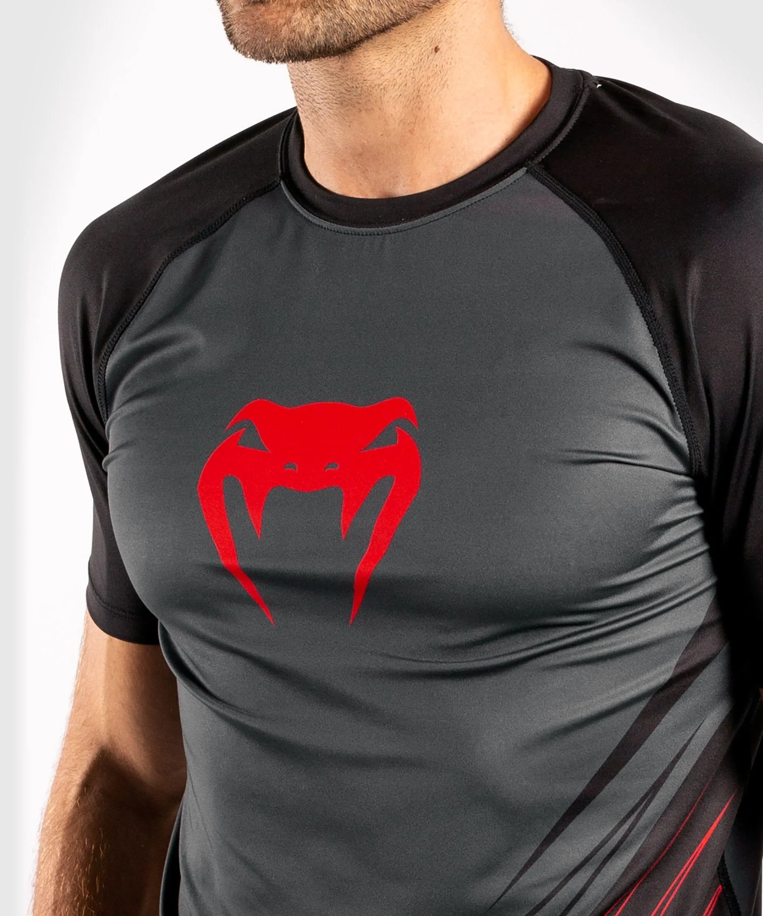 Venum Contender 5.0 Dry-Tech T-shirt - Black/Red - Image 7