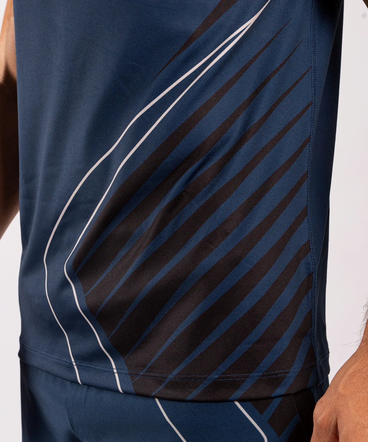 Venum Contender 5.0 Dry-Tech T-shirt - Navy/Sand - Image 8