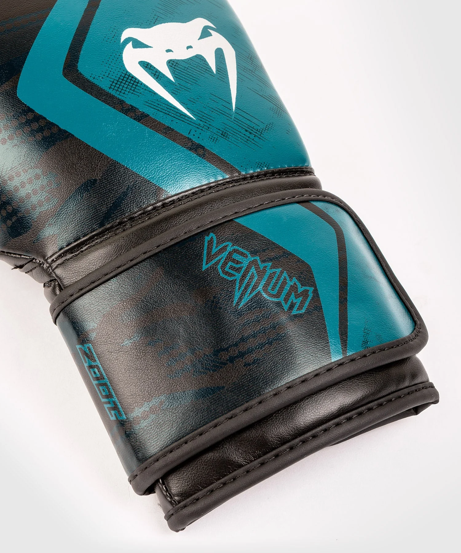 Venum Defender Contender 2.0 Boxing Gloves - Black/Green - Image 4