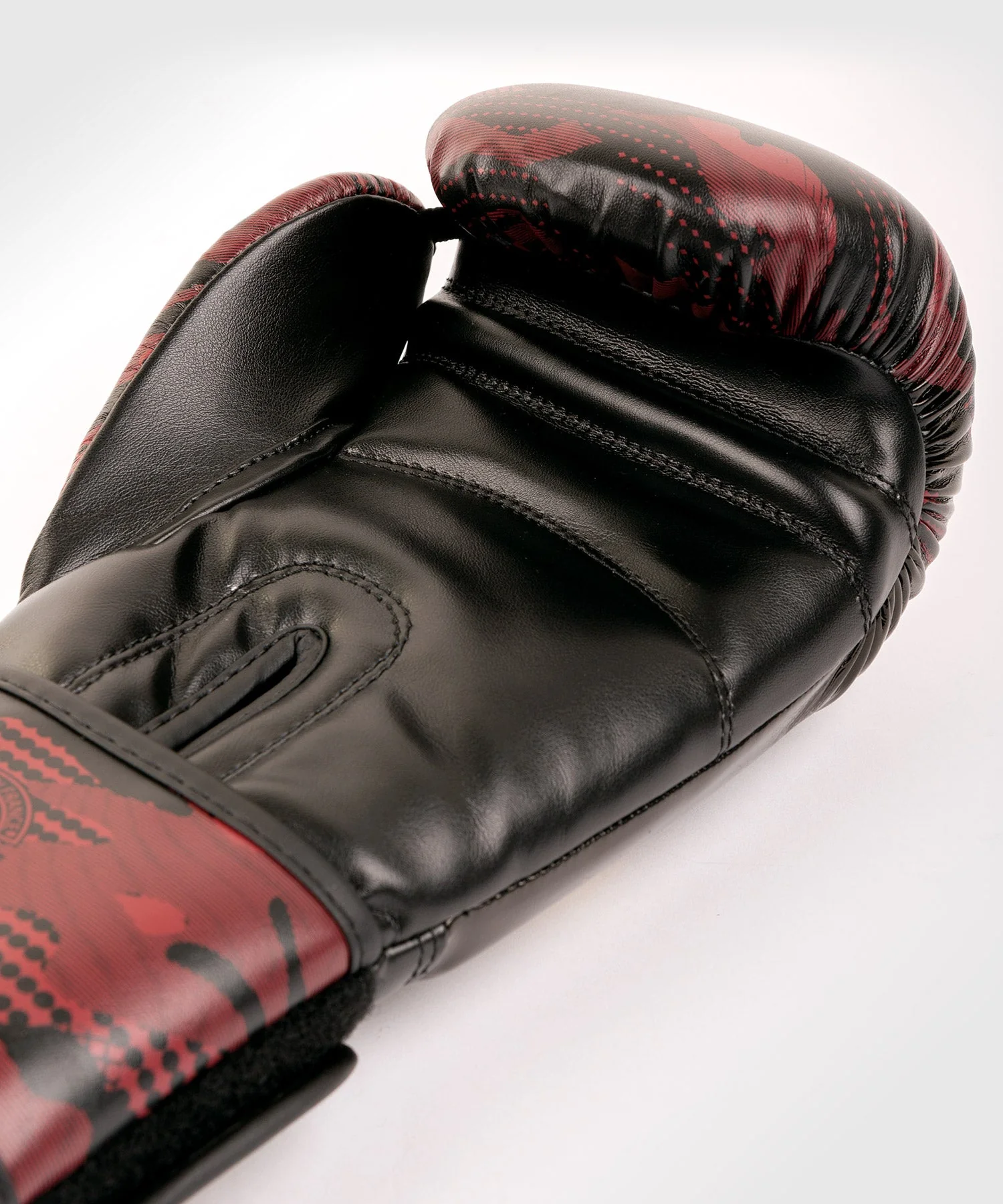 Venum Defender Contender 2.0 Boxing Gloves - Black/Red - Image 4