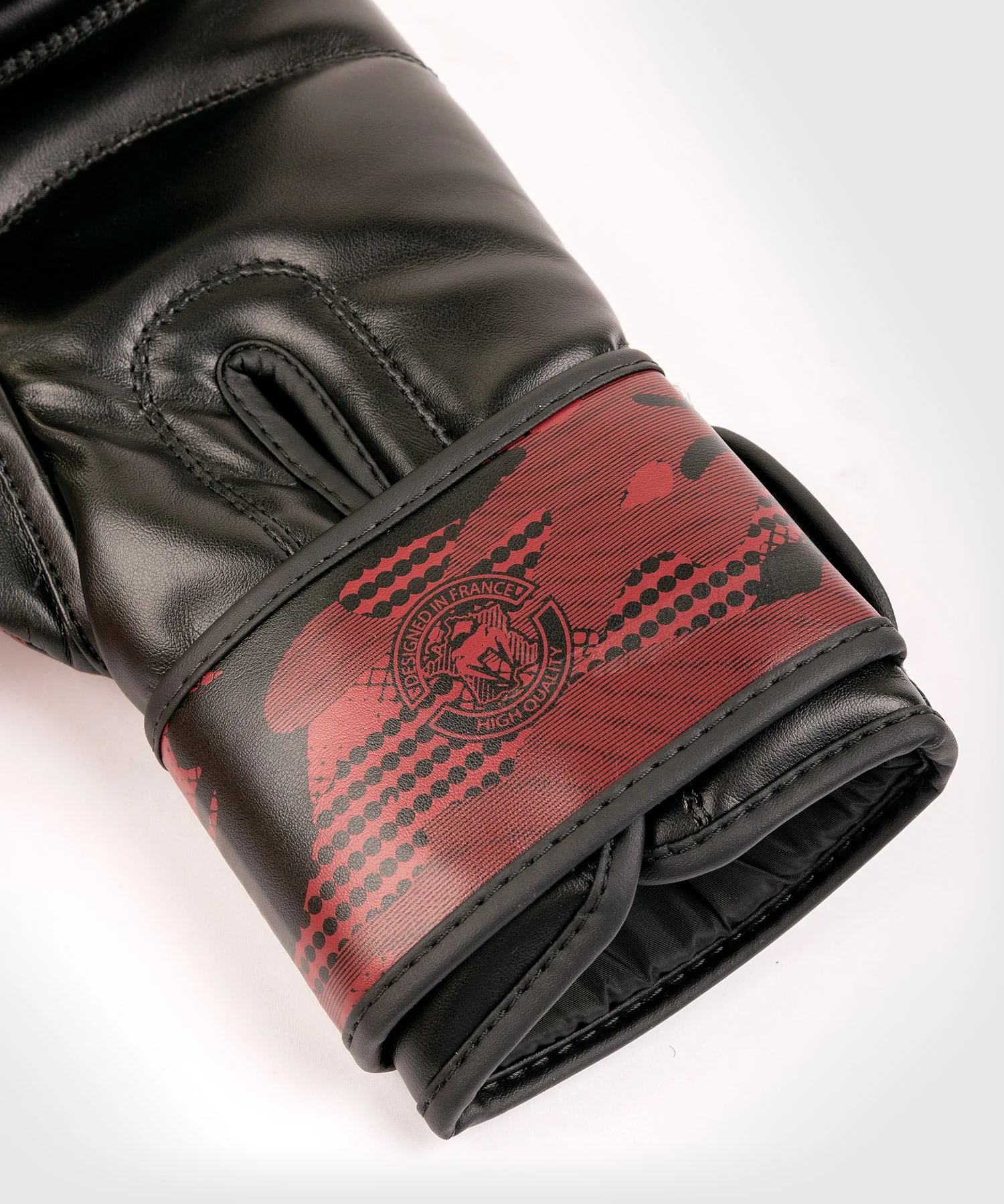 Venum Defender Contender 2.0 Boxing Gloves - Black/Red - Image 5