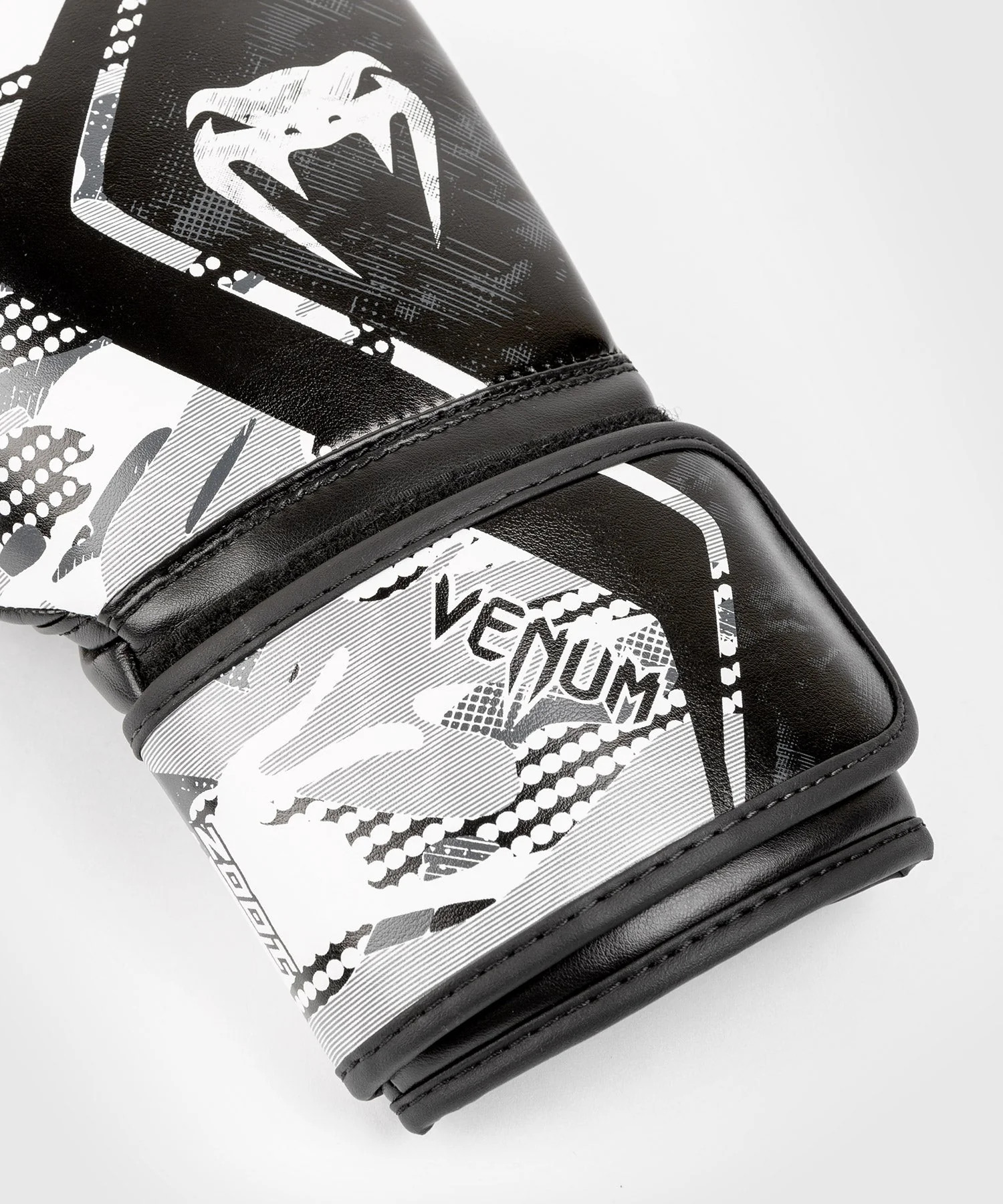 Venum Defender Contender 2.0 Boxing Gloves - Urban Camo - Image 3