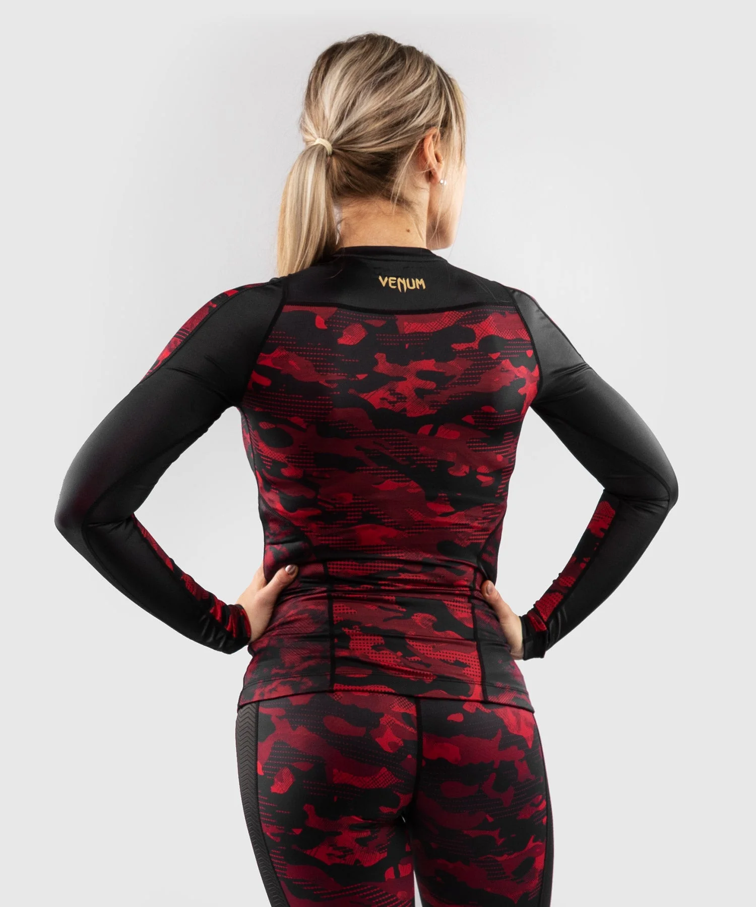 Venum Defender long sleeve Rashguard - for women - Black/Red - Image 11