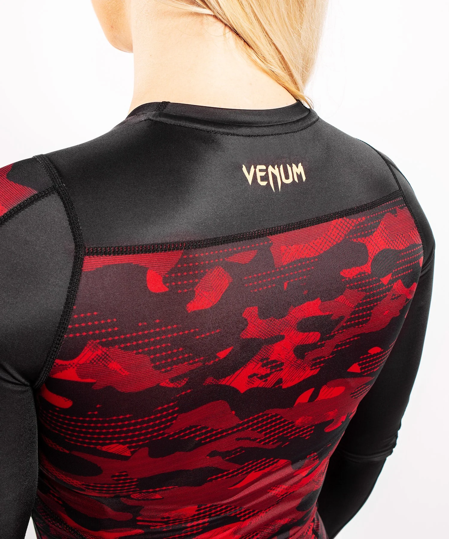Venum Defender long sleeve Rashguard - for women - Black/Red - Image 7