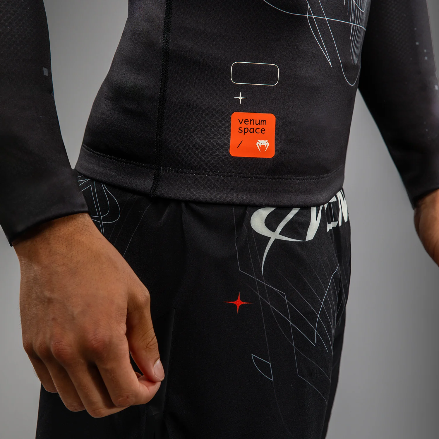 Venum Eclipse Long Sleeve Rashguard - Black/Ivory - Image 5