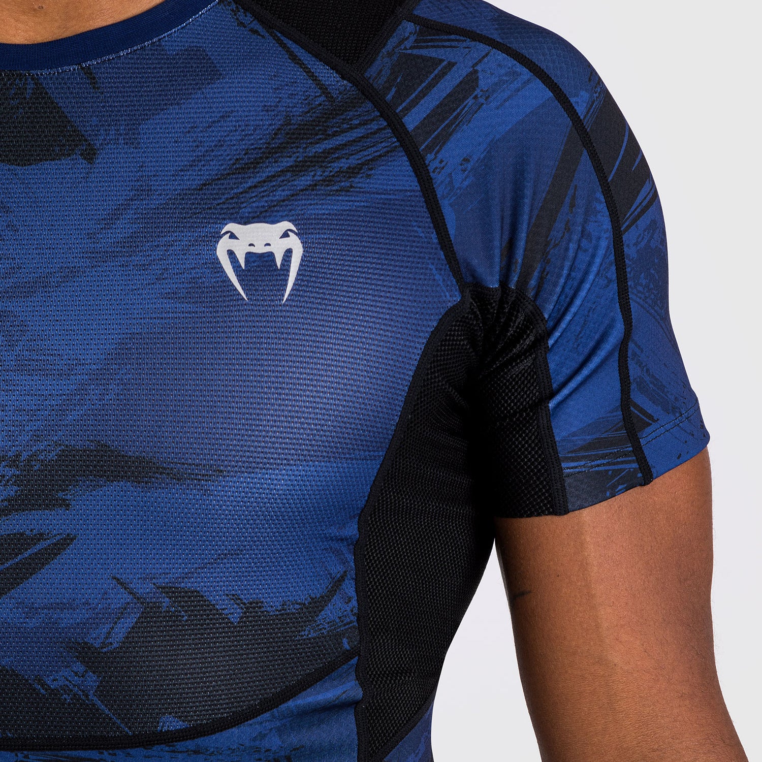 Venum Electron 3.0  Short Sleeve Rashguard - Navy - Image 5