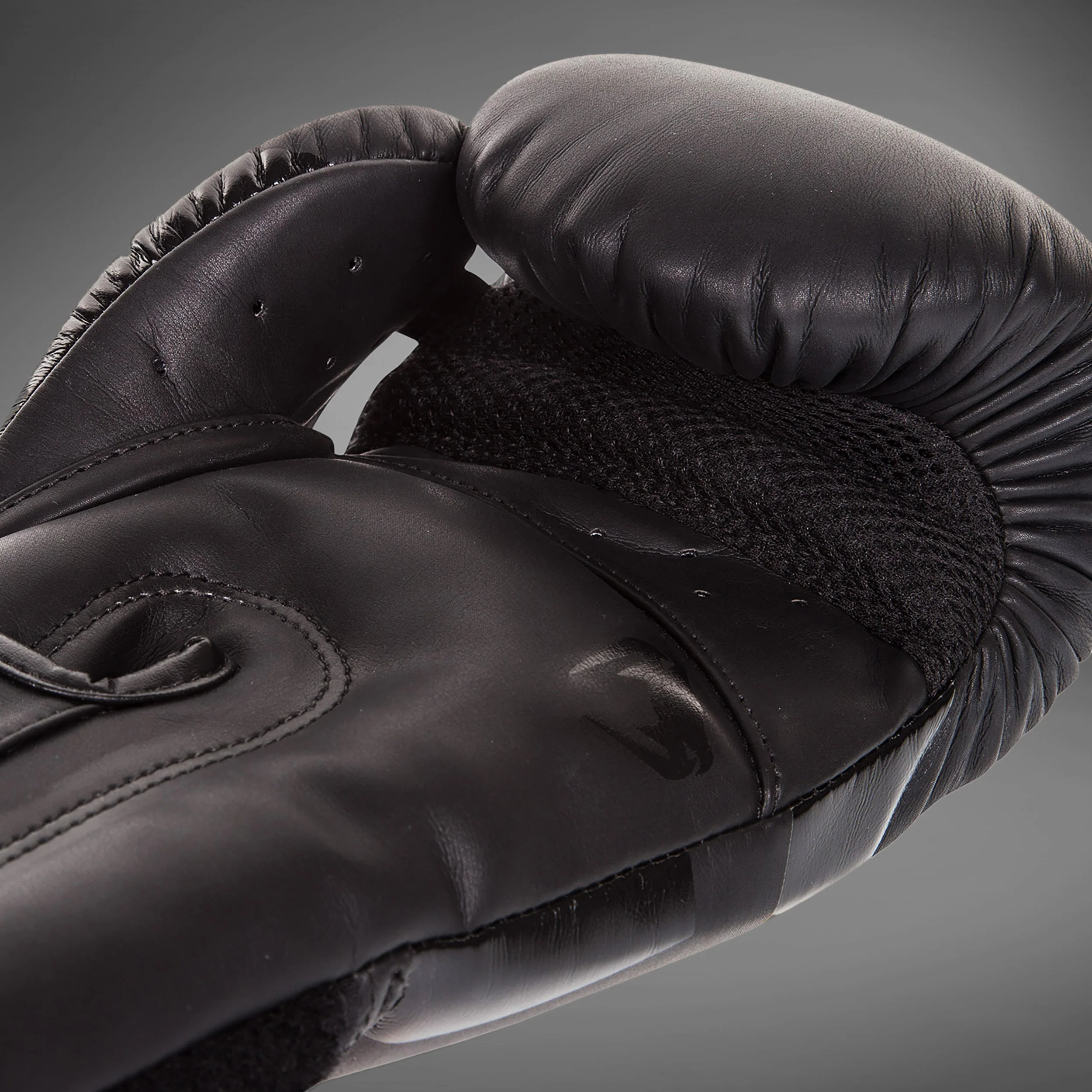Venum Elite Boxing Gloves - Black - Image 4