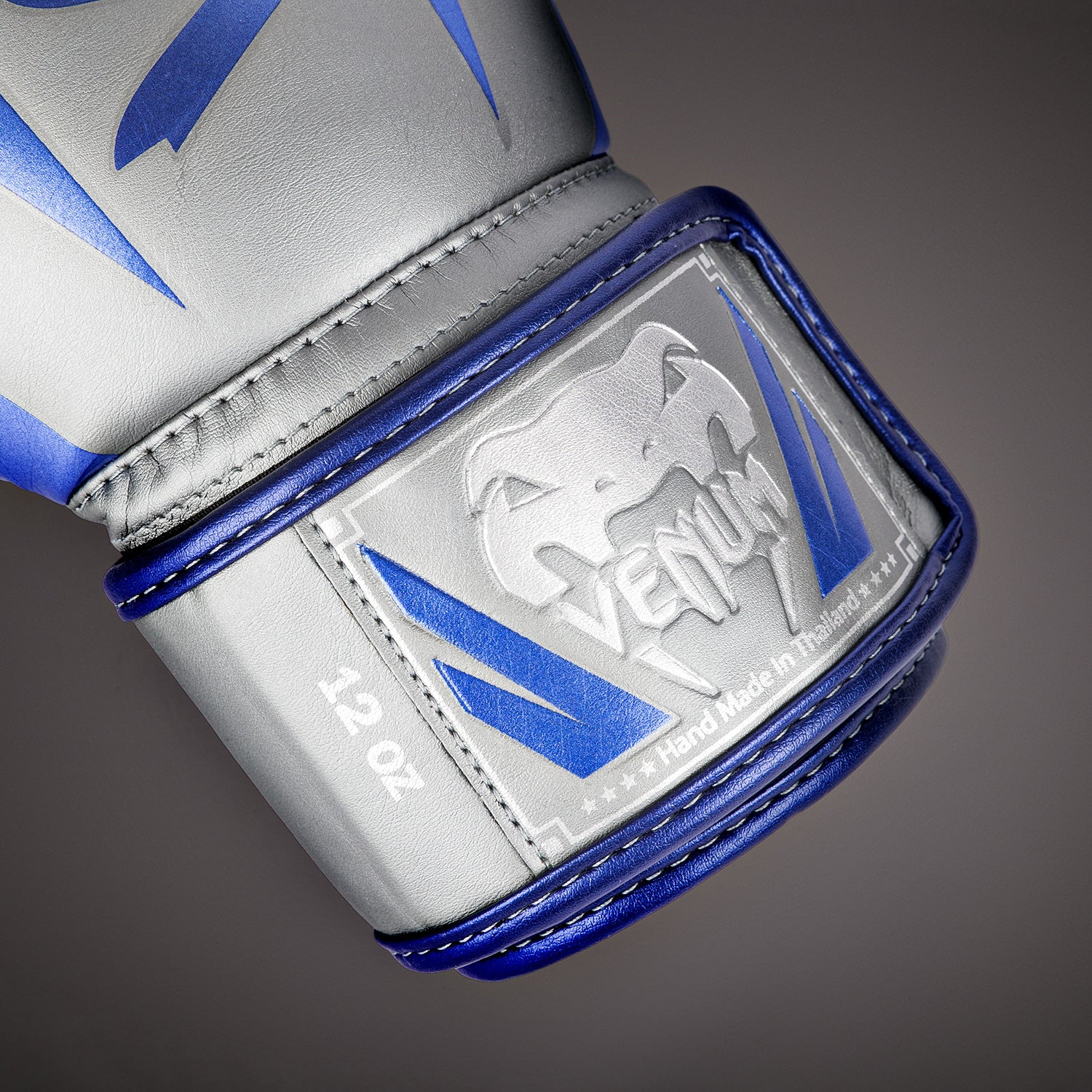 Venum Elite Boxing Gloves - Grey - Special Edition - Image 3