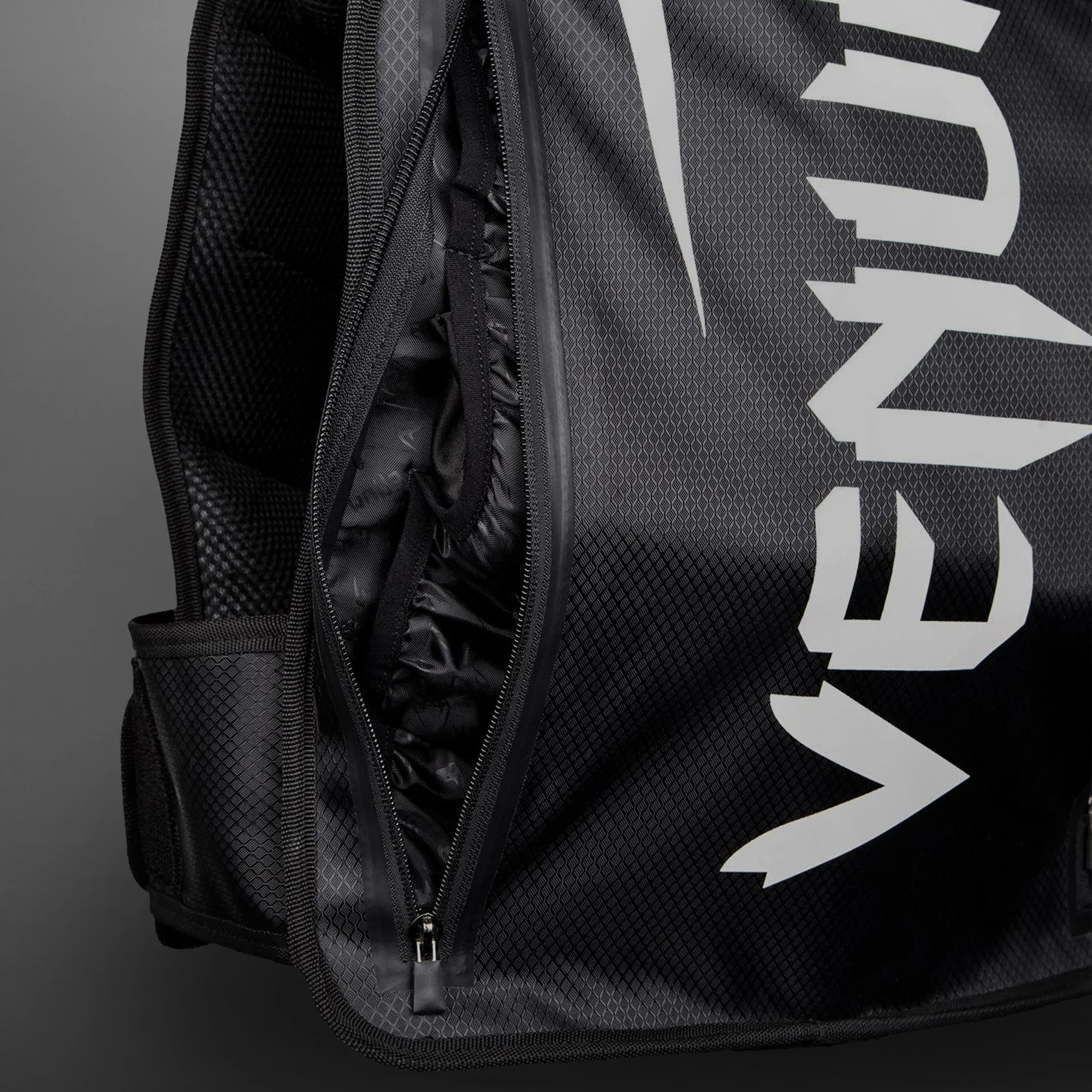 Venum Elite Weighted Vest - Black/White - Image 3