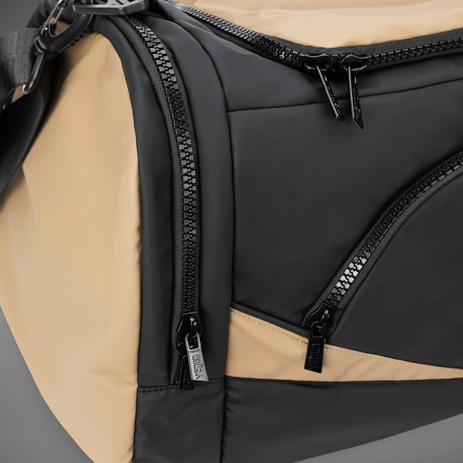 Venum Evo 2 Trainer Lite Duffle Bag (55-63L) - Black/Sand - Image 6