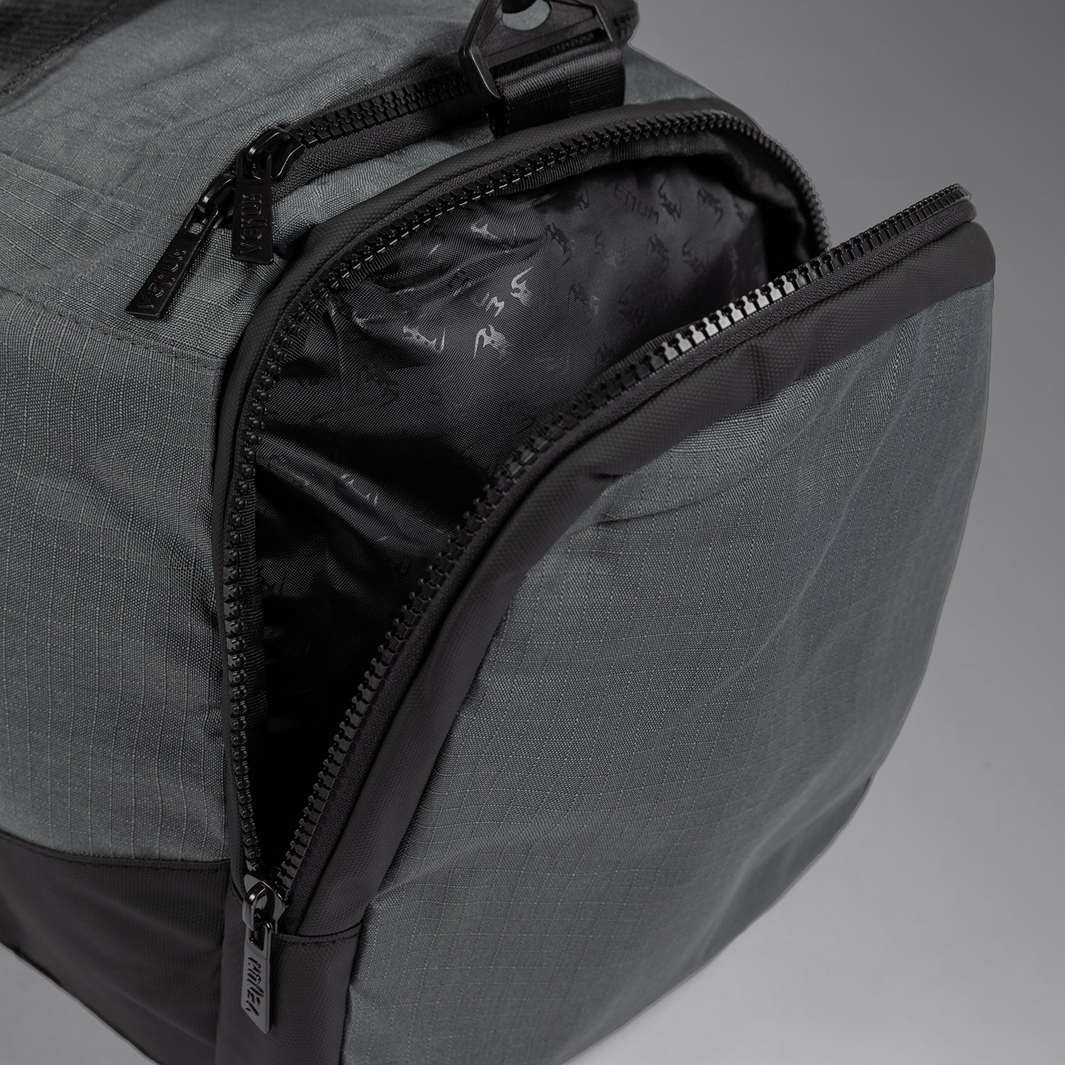 Venum Evo 2 XTrem Ripstop Duffle Sports Bag (55-63L) - Storm Grey - Image 5