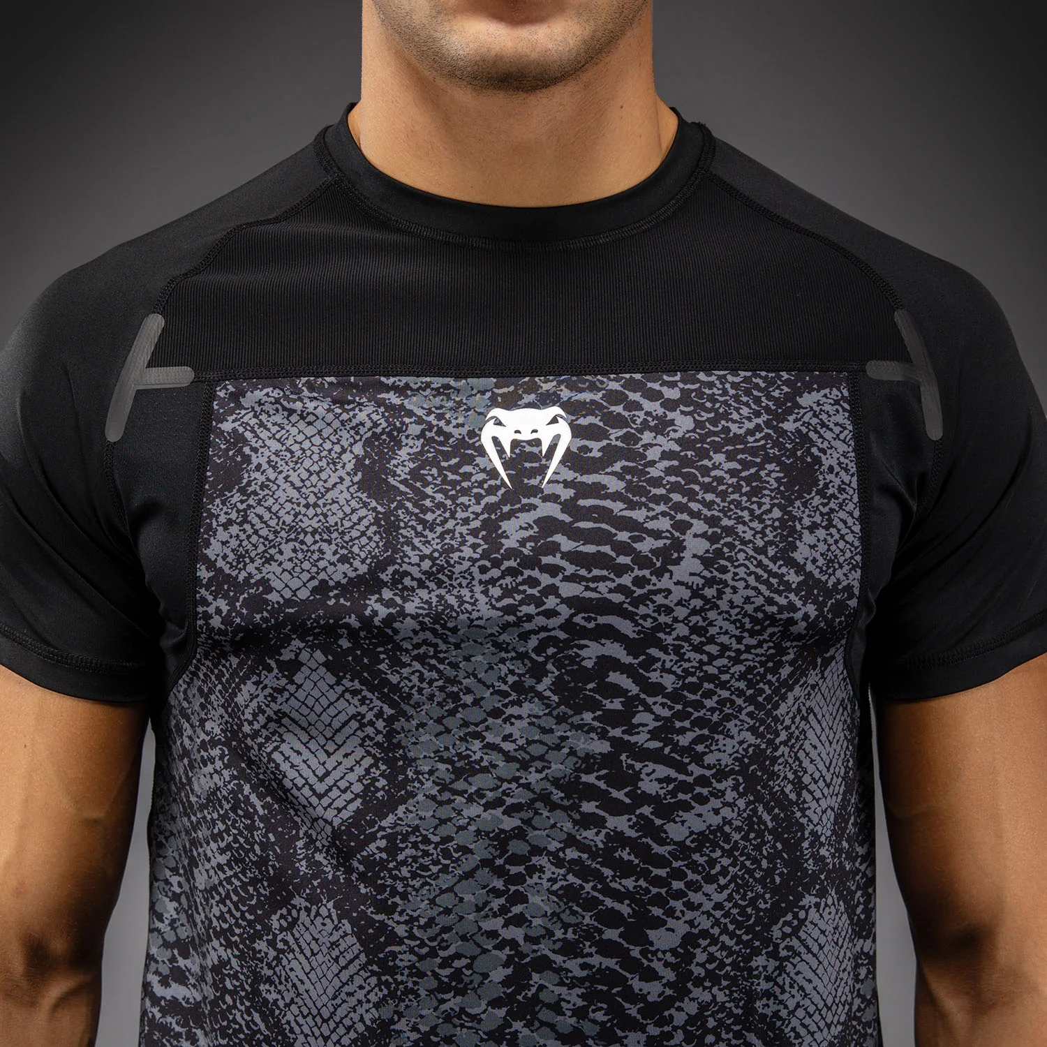 Venum G-Fit Scales Dry-Tech T-Shirt - Black/ Charcoal Grey - Image 4