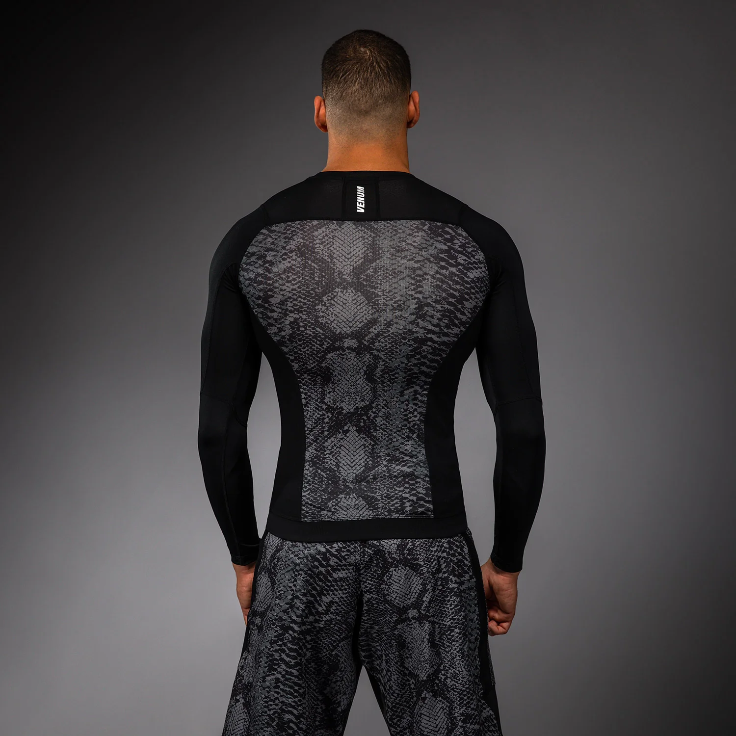 Venum G-Fit Scales Long Sleeve Rashguard - Black/ Charcoal Grey - Image 3