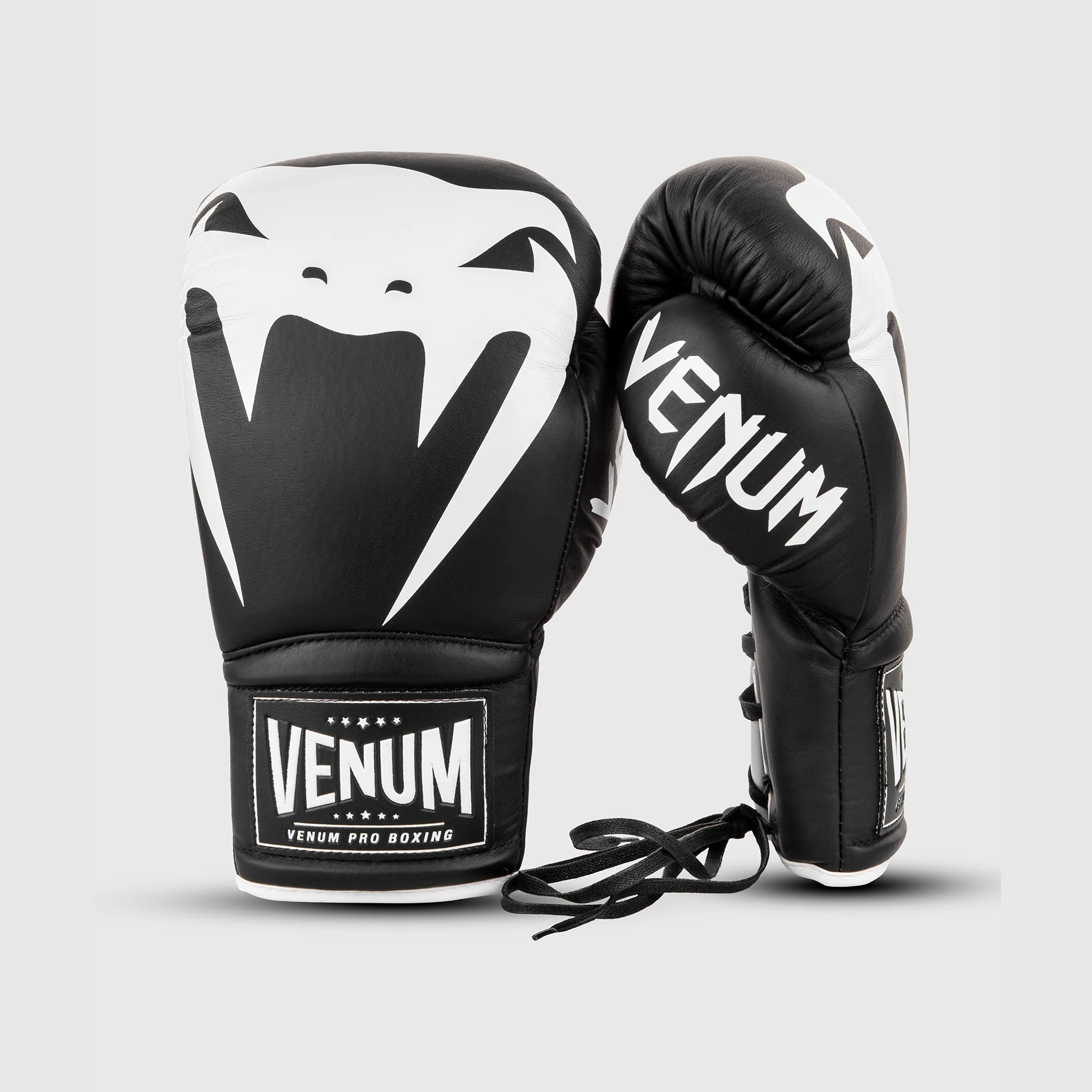 Venum Giant 2.0 Pro Boxing Gloves - With Laces