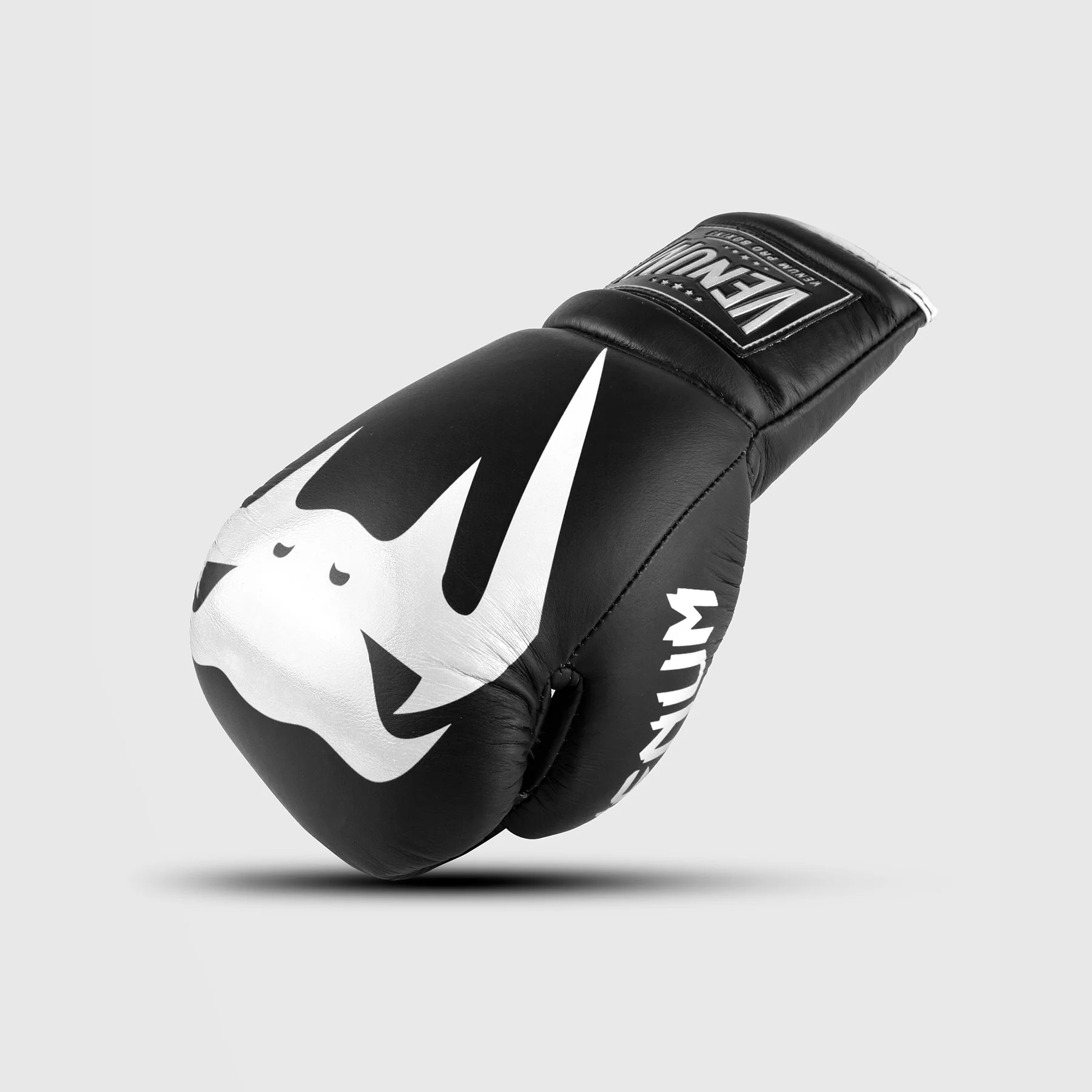 Venum Giant 2.0 Pro Boxing Gloves - With Laces - Image 8