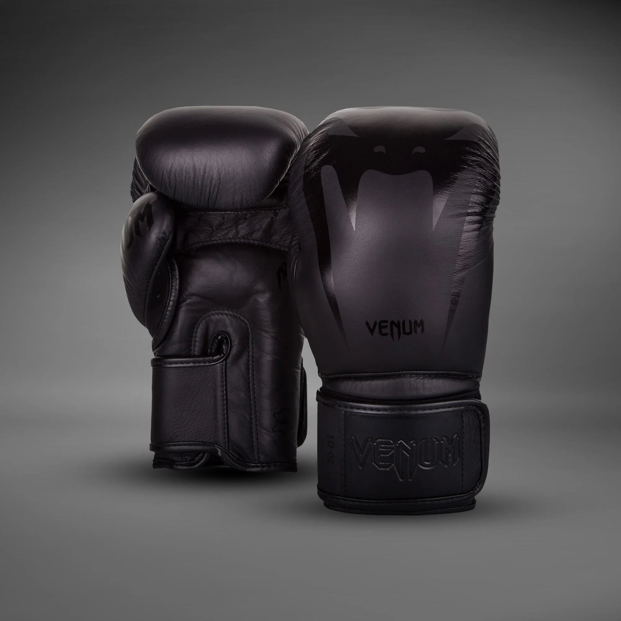 Venum Giant 3.0 Boxing Gloves - Nappa Leather - Black/Black - Image 2