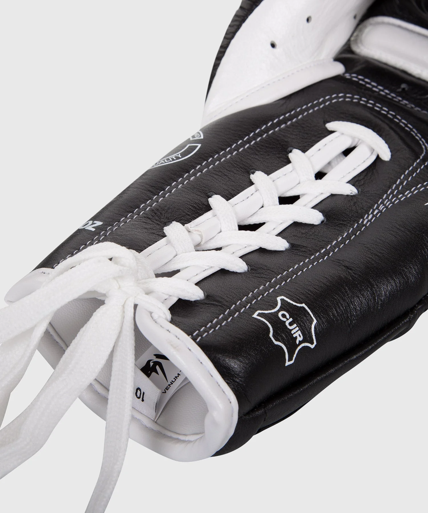 Venum Giant 3.0 Boxing Gloves - Nappa Leather - With Laces - Black - Image 3
